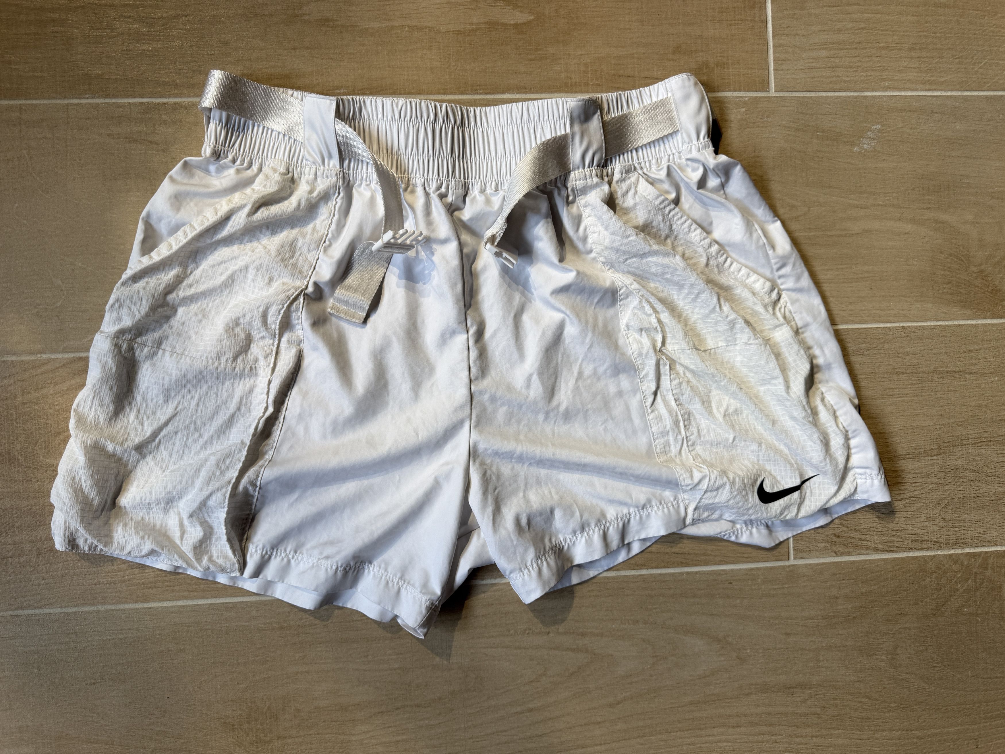 Nike Nike NSW Swoosh Woven Belted Short White Size US 36 / EU 52 - 2 Thumbnail