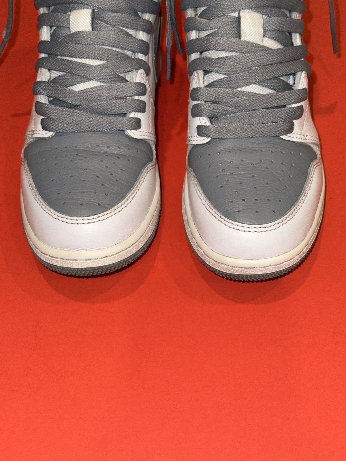 Jordan Brand Nike Air Jordan 1 Retro High Stealth Gray White 575441-037 Size US 5.5 / EU 38 - 2 Thumbnail
