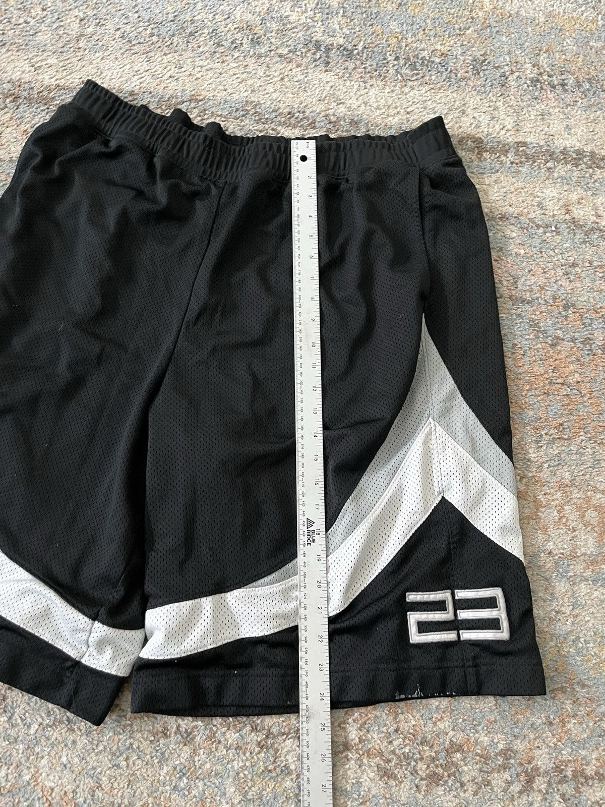 Jordan Brand VTG Jordan Shorts Y2K XL Black White Distressed Size US 34 / EU 50 - 5 Thumbnail