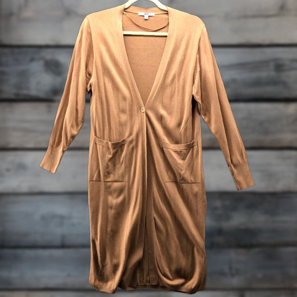 Uniqlo VINTAGE Uniqlo UV Cut Slit Long Cardigan Womens XS Camel V-Neck One Button Lightweight Size XS / US 0-2 / IT 36-38 - 1 Thumbnail