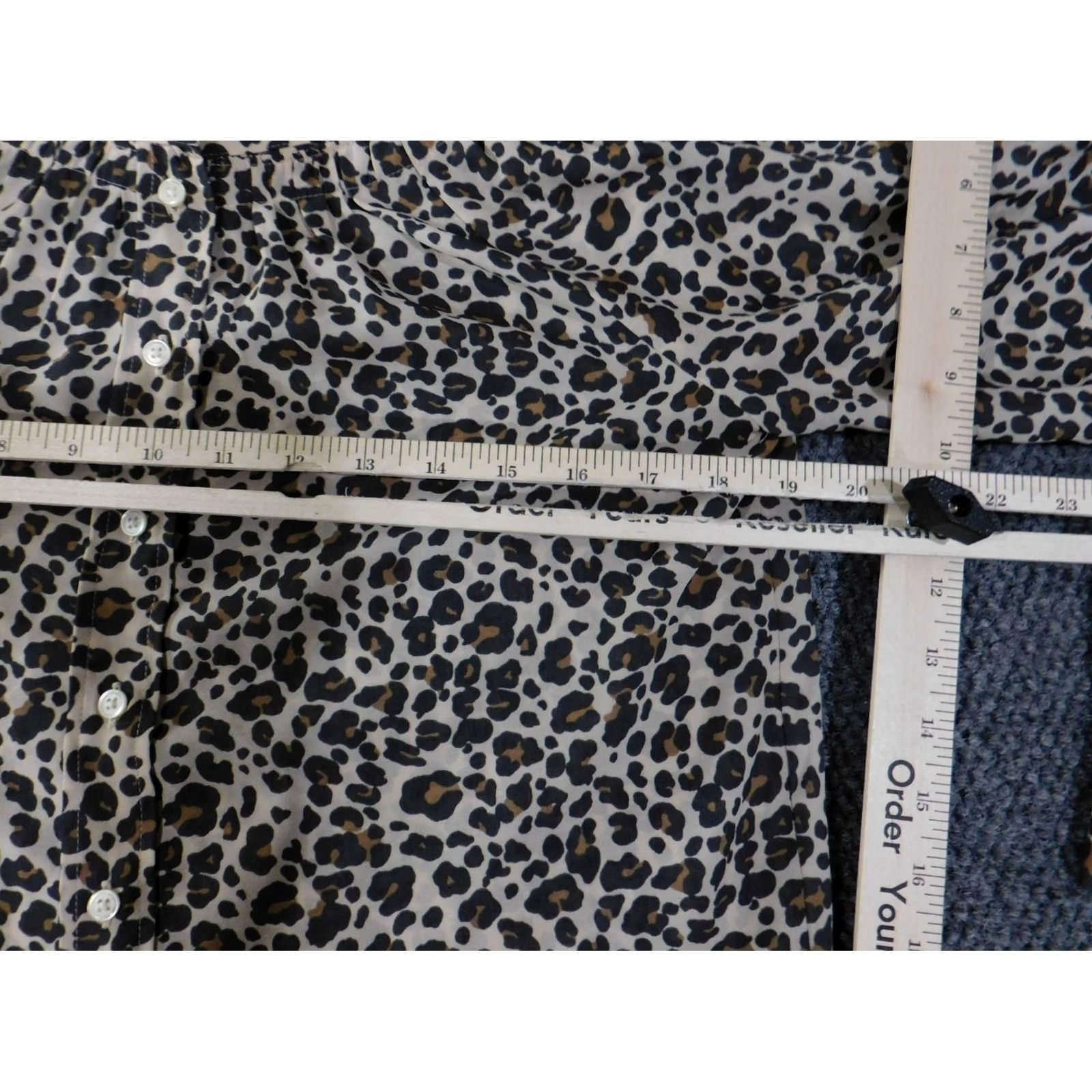 Ann Taylor LOFT Blouse Womens XS Brown Black Leopard Print Lightweight Long Sleeve Button Henley Casual Breathable Animal Print Size XS / US 0-2 / IT 36-38 - 6 Thumbnail