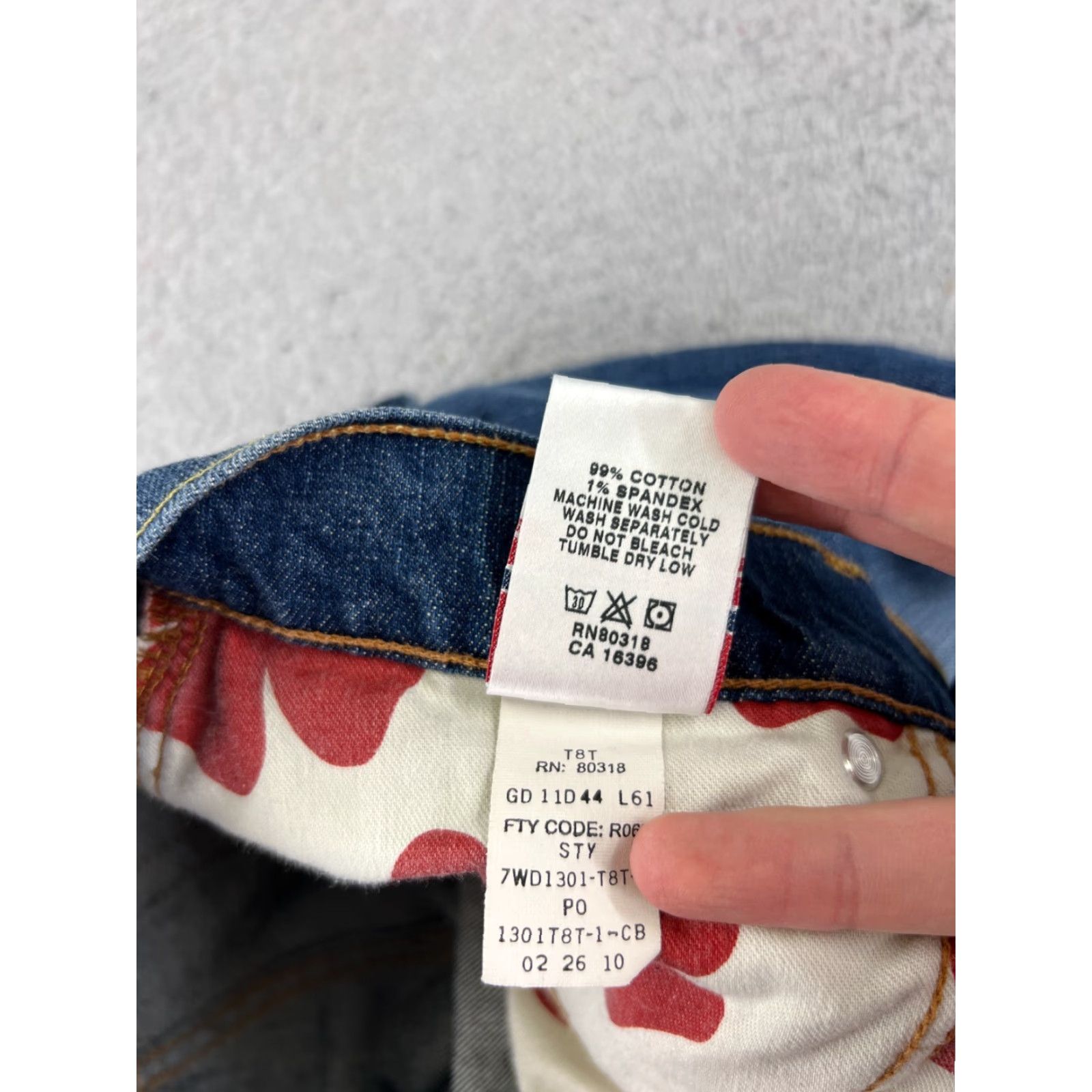 Lucky Brand VINTAGE Lucky Brand Jeans Women 29 Blue Denim Flared Crop Low Rise 5-Pocket 24 Inseam Button Zip Cotton Blend Size 29" - 4 Thumbnail