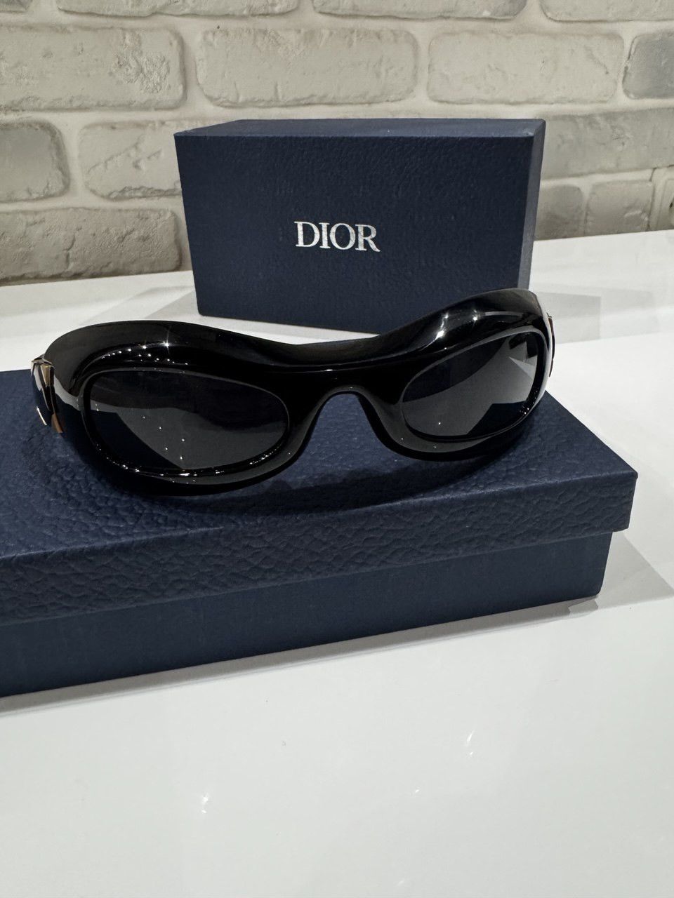 Dior Christian Dior "Lady" Black Oval Cat Eye Shield Sunglasses Size ONE SIZE - 20 Thumbnail
