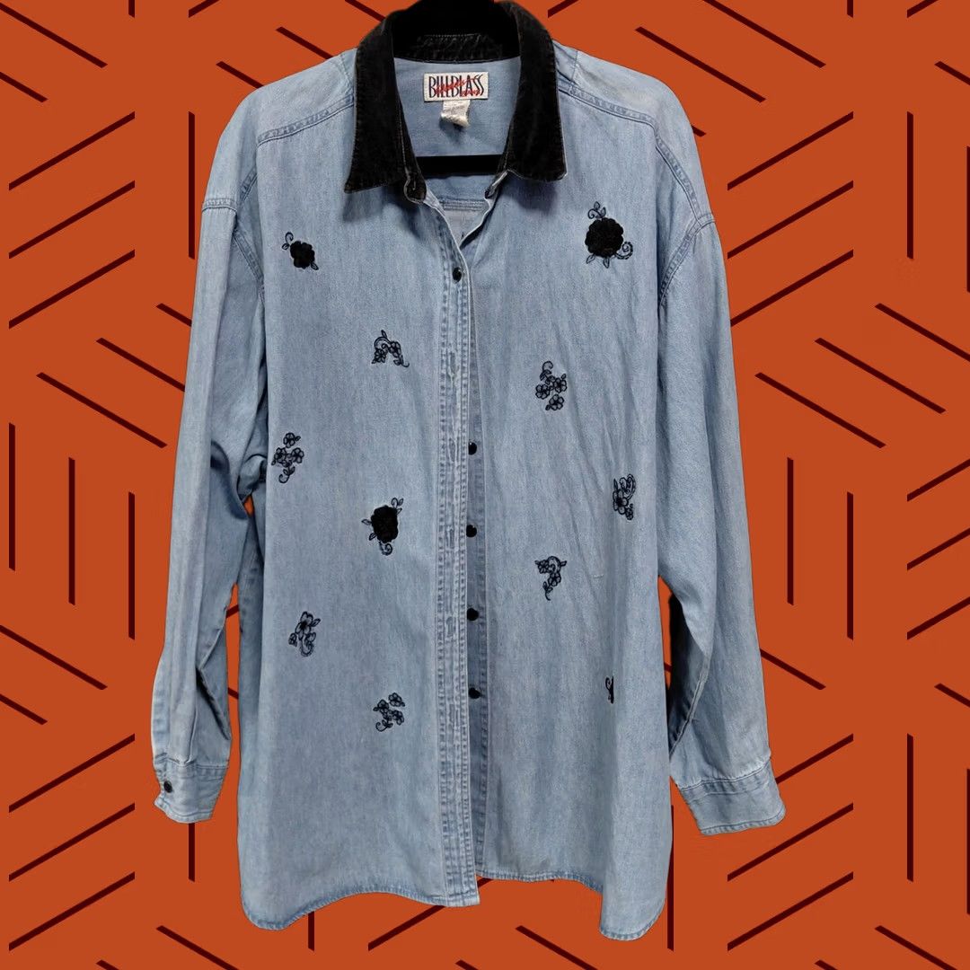 Bill Blass Bill Blass Embroidered Denim Shirt Blue Solid Long Sleeve Women Size 3X Size XXL / US 16-18 / IT 52-54 - 1 Thumbnail