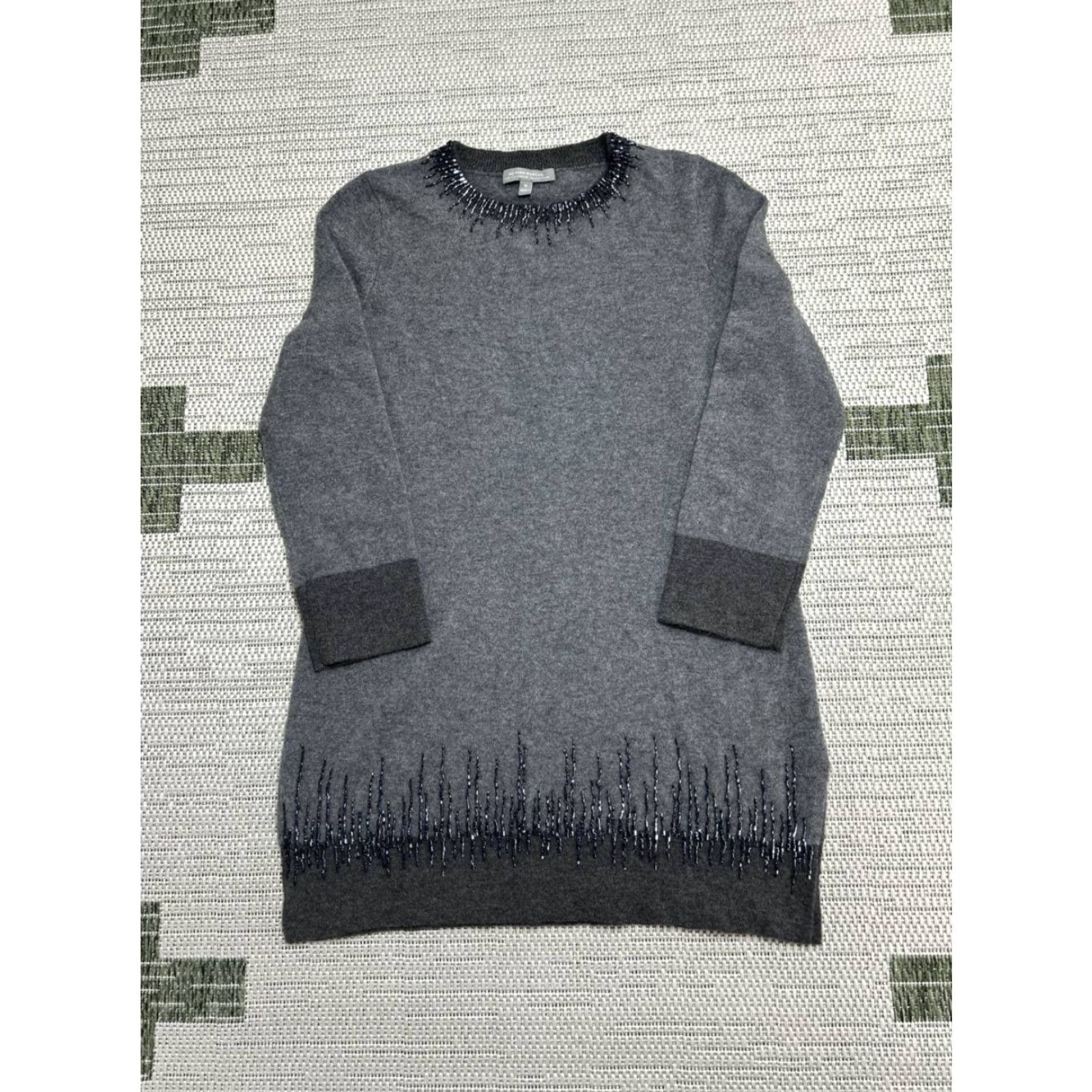 Neiman Marcus Neiman Marcus Sweater Dress Shirt Womens Medium Gray Cashmere Ribbed Trim Crew Neck Regular Knit Short Dress/Gray Modern Womens Size M / US 6-8 / IT 42-44 - 2 Thumbnail
