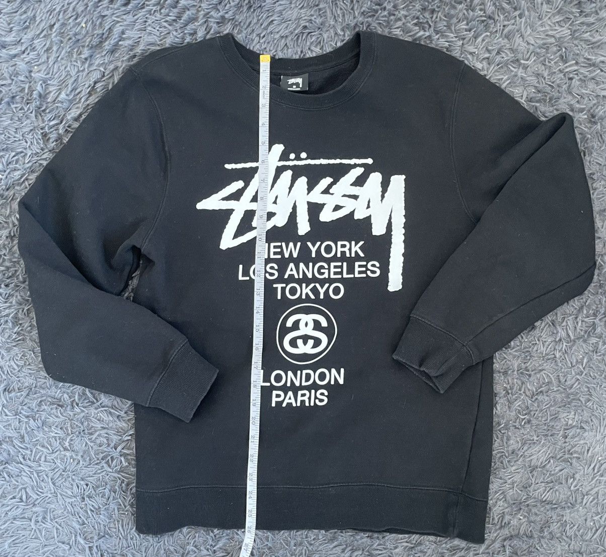 Stussy Men Size M Stussy World Tour Crew Black 22SS Sweatshirt Size US M / EU 48-50 / 2 - 2 Thumbnail