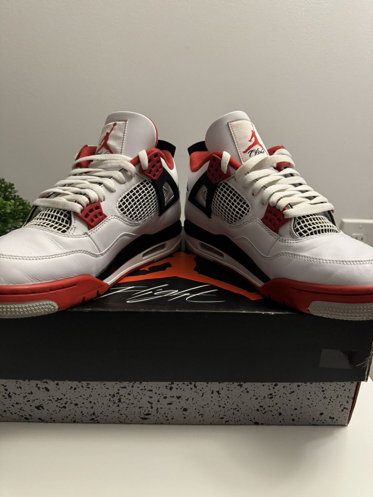 Jordan Brand AJ 4 Retro Fire Red Size US 10.5 / EU 43-44 - 7 Thumbnail