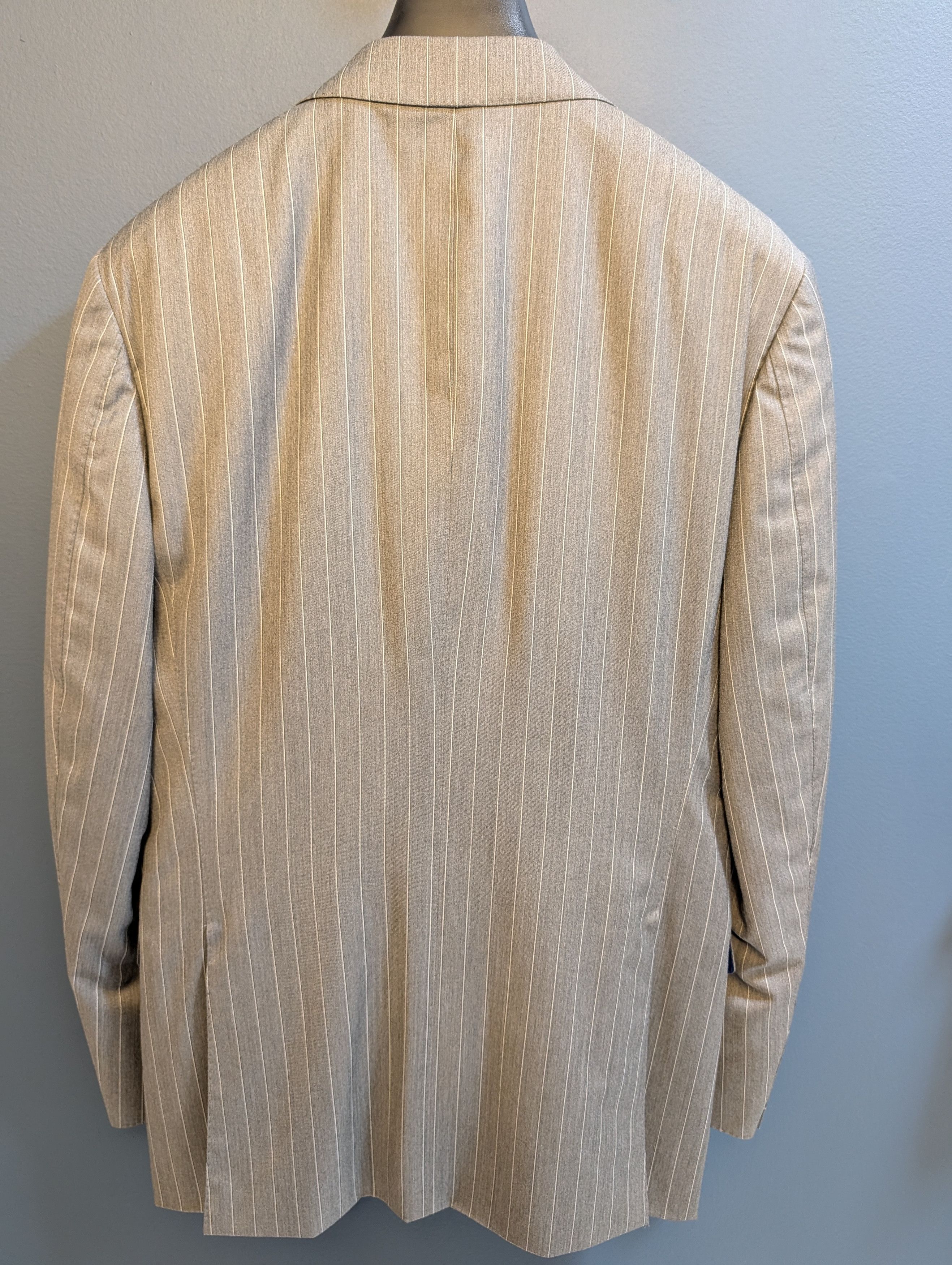 Suitsupply Grey pinstripe 2.5 button peak lapel - Washington model Size 40L - 2 Thumbnail