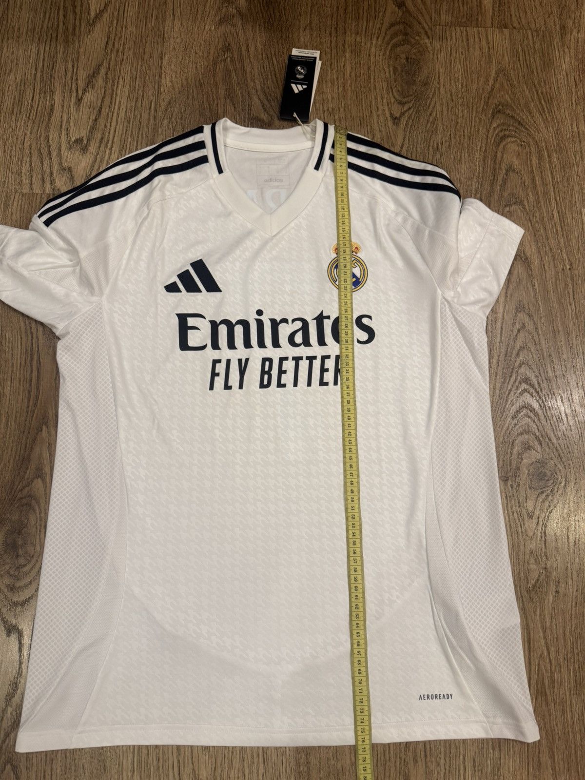 Adidas REAL MADRID 2024/2025 HOME FOOTBALL JERSEY SIZE L IU5011 Size US L / EU 52-54 / 3 - 13 Thumbnail