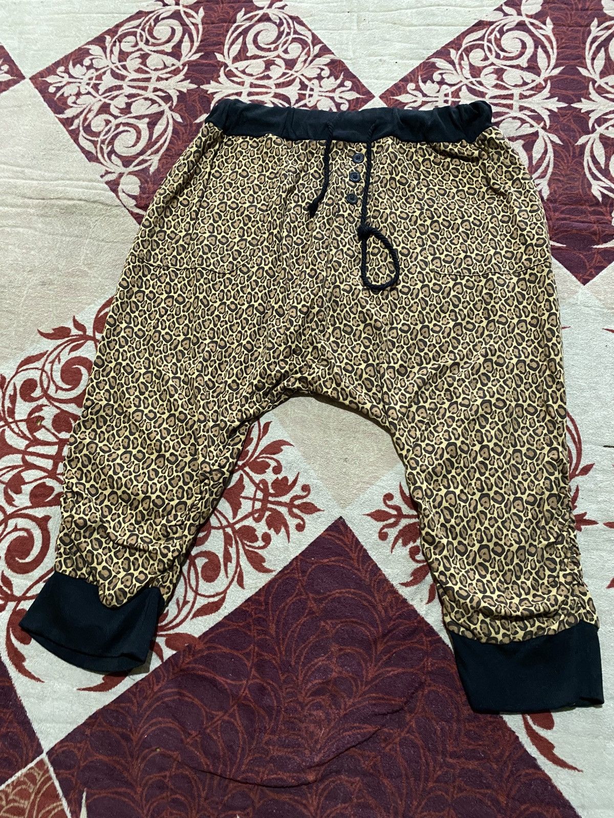 Japanese Brand 2000s Slippin And Slidin Drop Crotch Leopard Pants Size US 33 - 2 Thumbnail