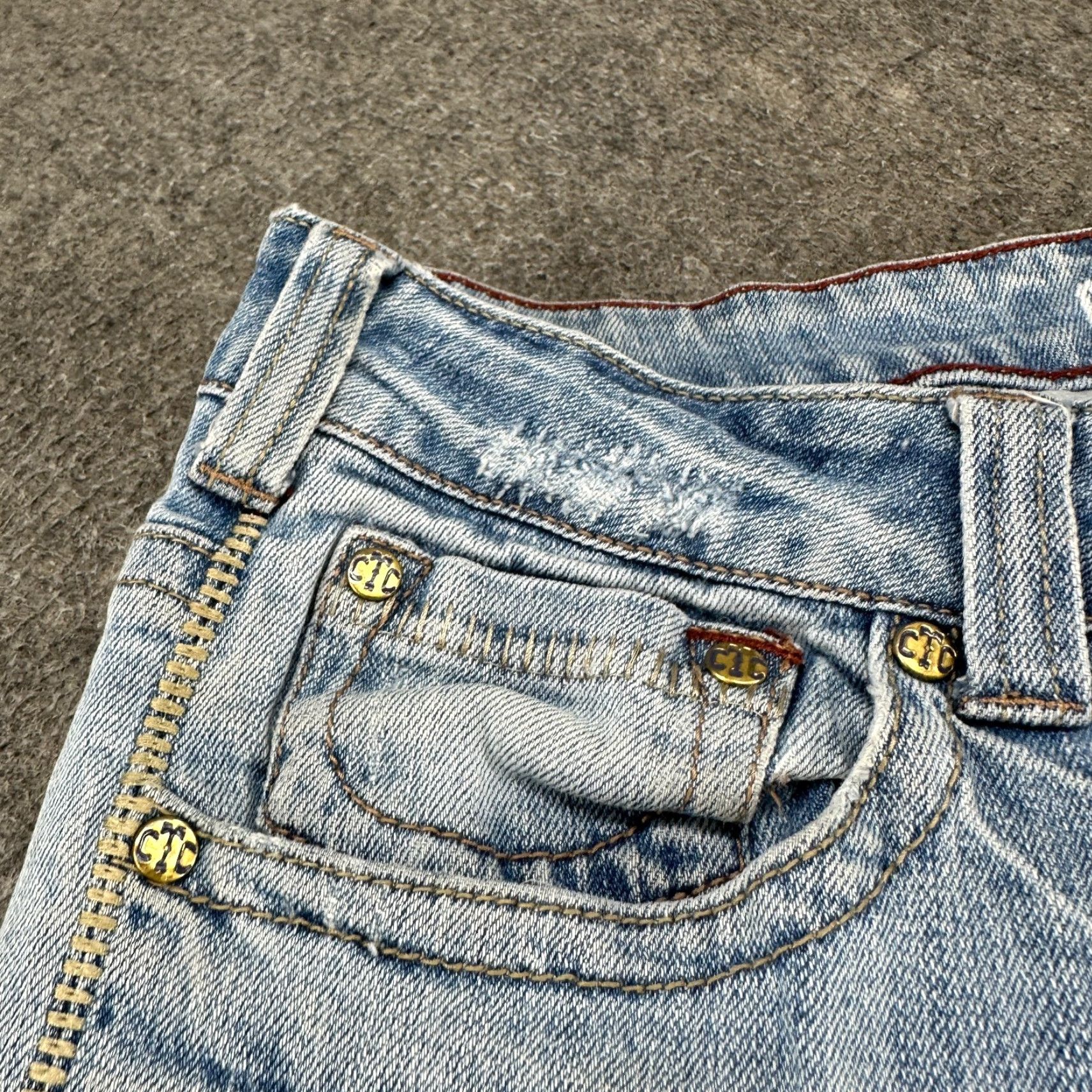 CO Cowgirl Tuff Jeans Women 33x33 Blue Buck Relaxed Bootcut Light Wash Embroidered Size 24" / US 00 / IT 34 - 3 Thumbnail
