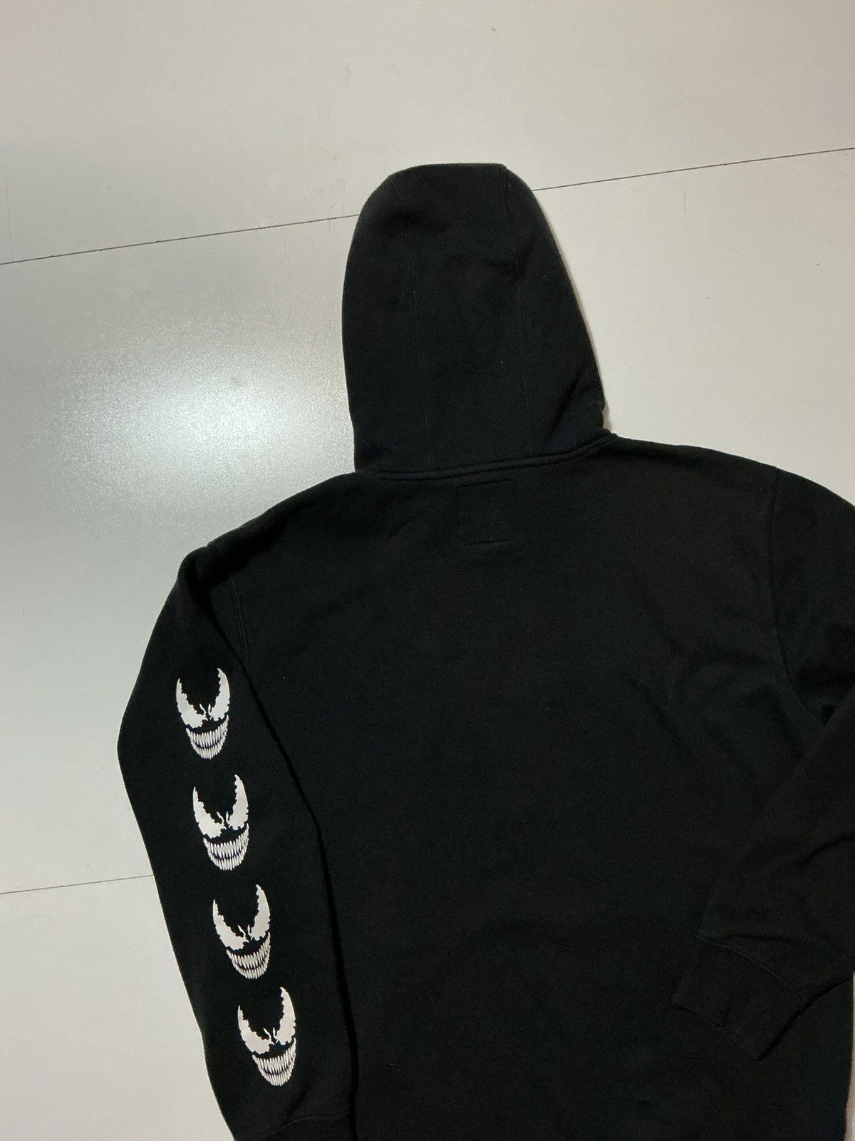 Vans Vans X Marvel Comics Venom Embroidered Pullover Hoodie Size US L / EU 52-54 / 3 - 4 Thumbnail
