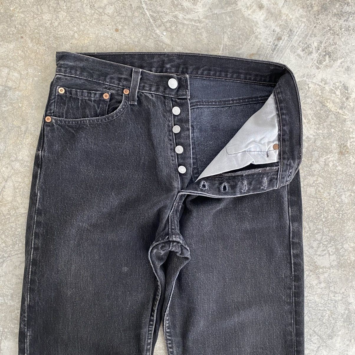 Levi's Size 30x31.5 Vintage 1996 Levis 501 Faded Black Denim Jeans Size US 30 / EU 46 - 7 Thumbnail