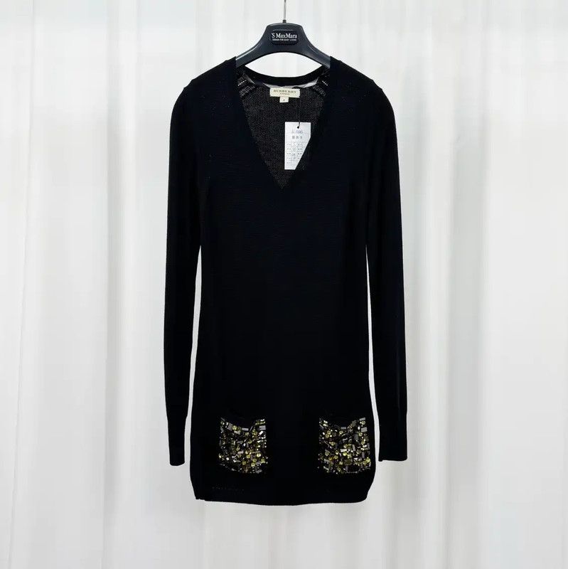 Burberry Burberry Black Wool V-Neck Sweater for Women Size S / US 4 / IT 40 - 1 Thumbnail