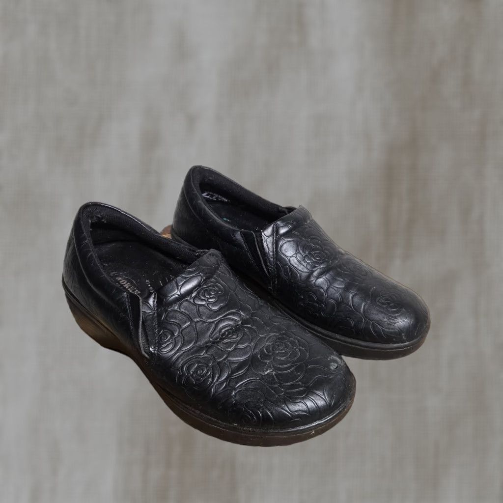 Vintage VINTAGE Easy Street Lyndee Black Clogs Women's Size 8 Non-Slip Casual Footwear Size US 8 / IT 38 - 1 Thumbnail