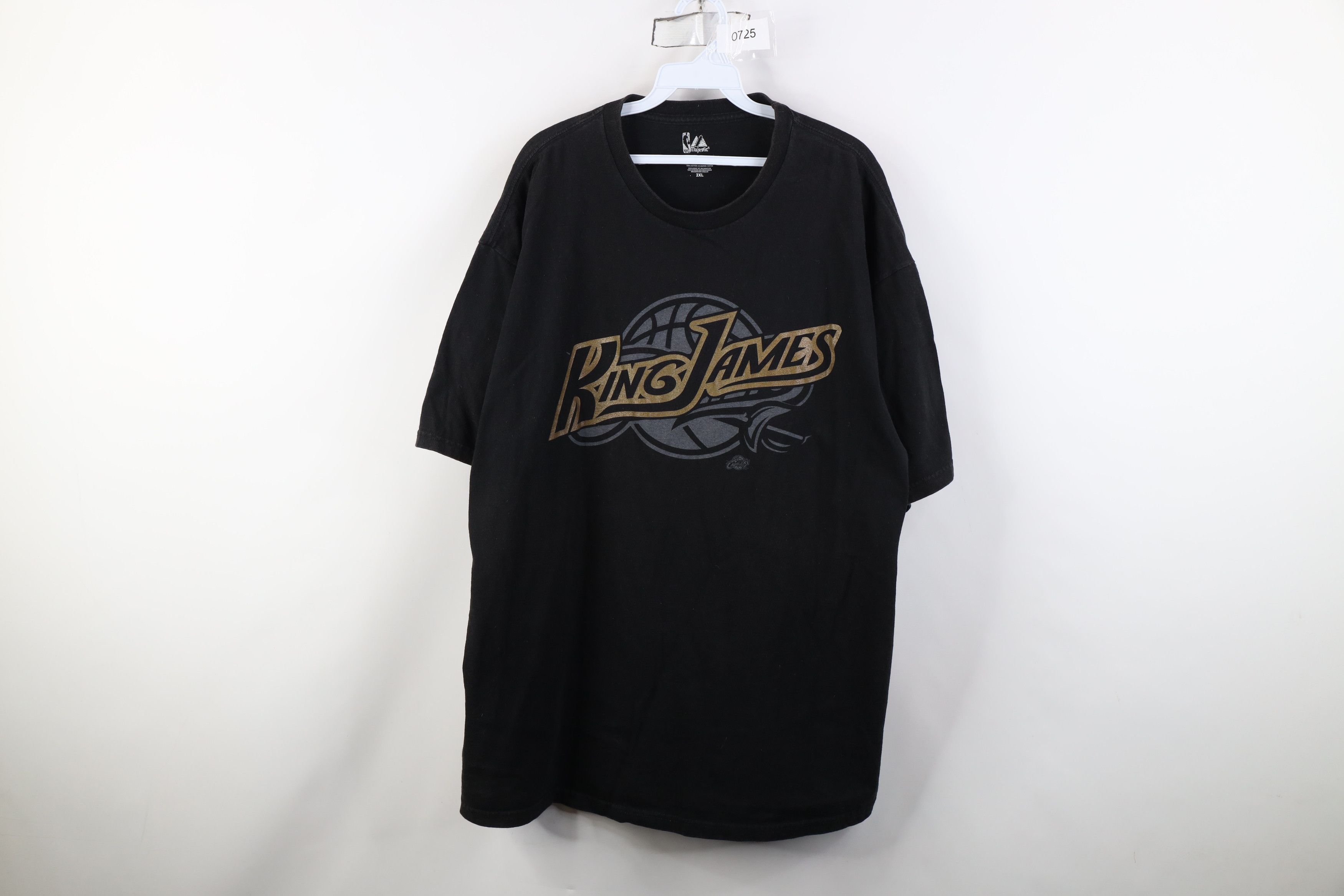 Majestic Vintage Majestic King James Lebron James Cleveland T-Shirt Size US XXL / EU 58 / 5 - 1 Thumbnail