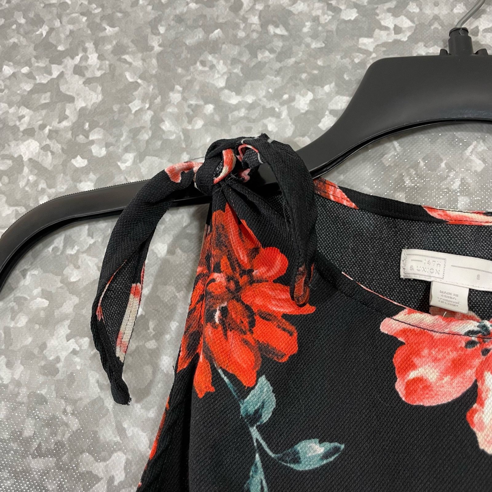 14th & Union 14th & Union Black & Pink Floral Sleeveless Blouse - Size 8 Size M / US 6-8 / IT 42-44 - 4 Thumbnail