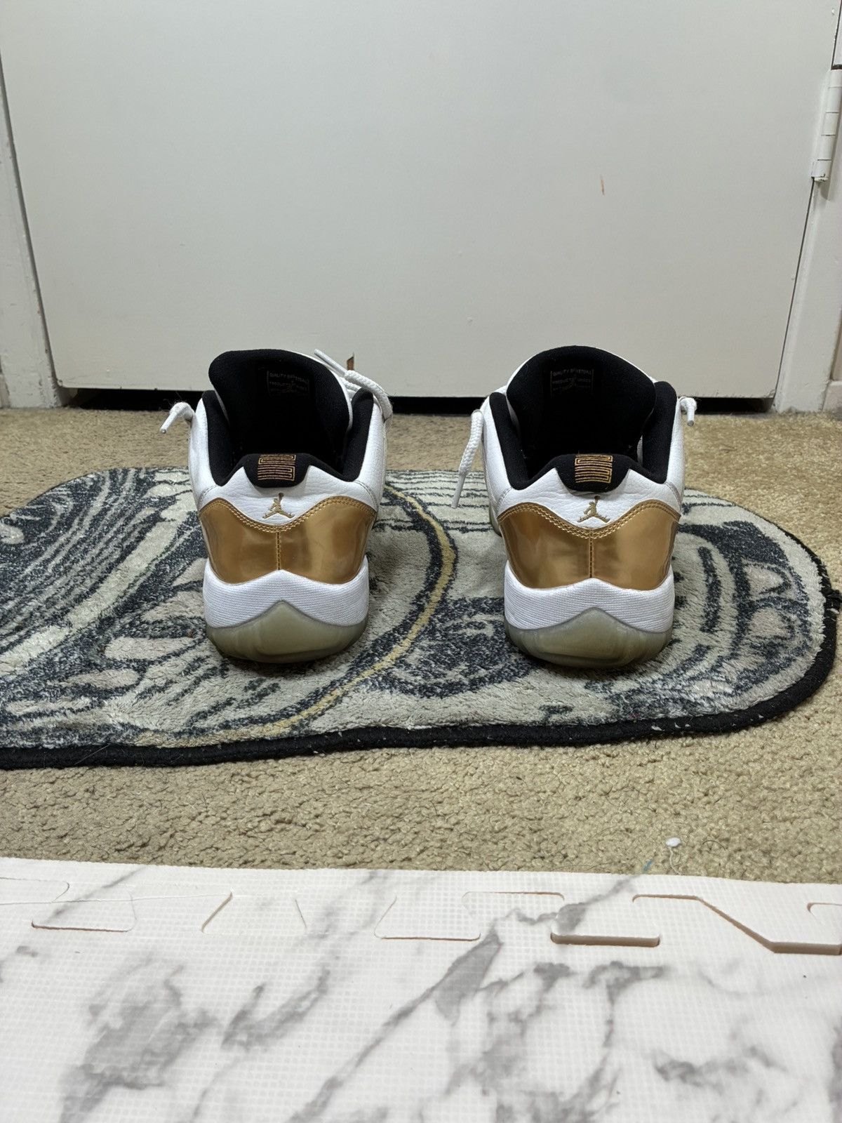 Jordan Brand Jordan 11 retro low closing ceremony 10.5 Size US 10.5 / EU 43-44 - 3 Thumbnail