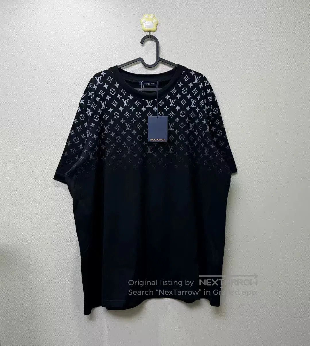Louis Vuitton louis vuitton black logo gradient short sleeve. Size US L / EU 52-54 / 3 - 1 Thumbnail