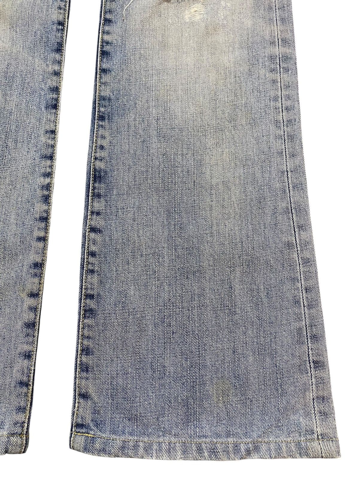 Japanese Brand Vintage Uniqlo Faded Wash Distressed Flare Jeans Size US 31 - 8 Thumbnail