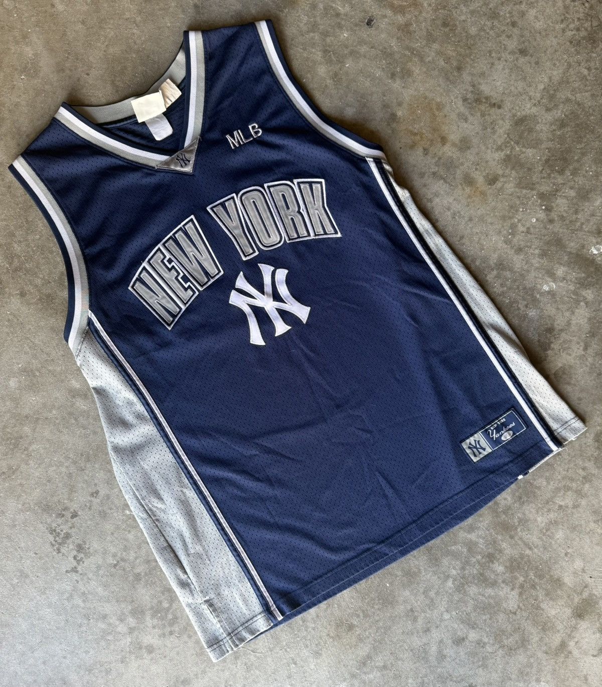 Other New York Yankees Baseball Jersey by Lee Sports X - Large Size US XL / EU 56 / 4 - 1 Thumbnail