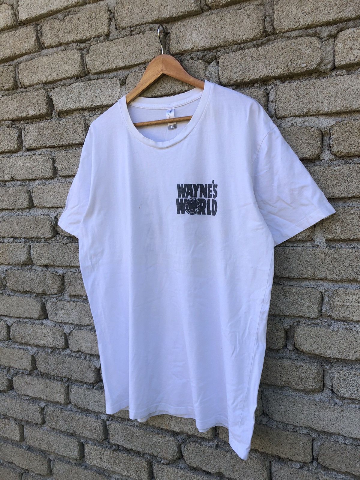 Vintage Vintage Y2K Movie Waynes World Skull Backhit Tee Size US L / EU 52-54 / 3 - 10 Thumbnail