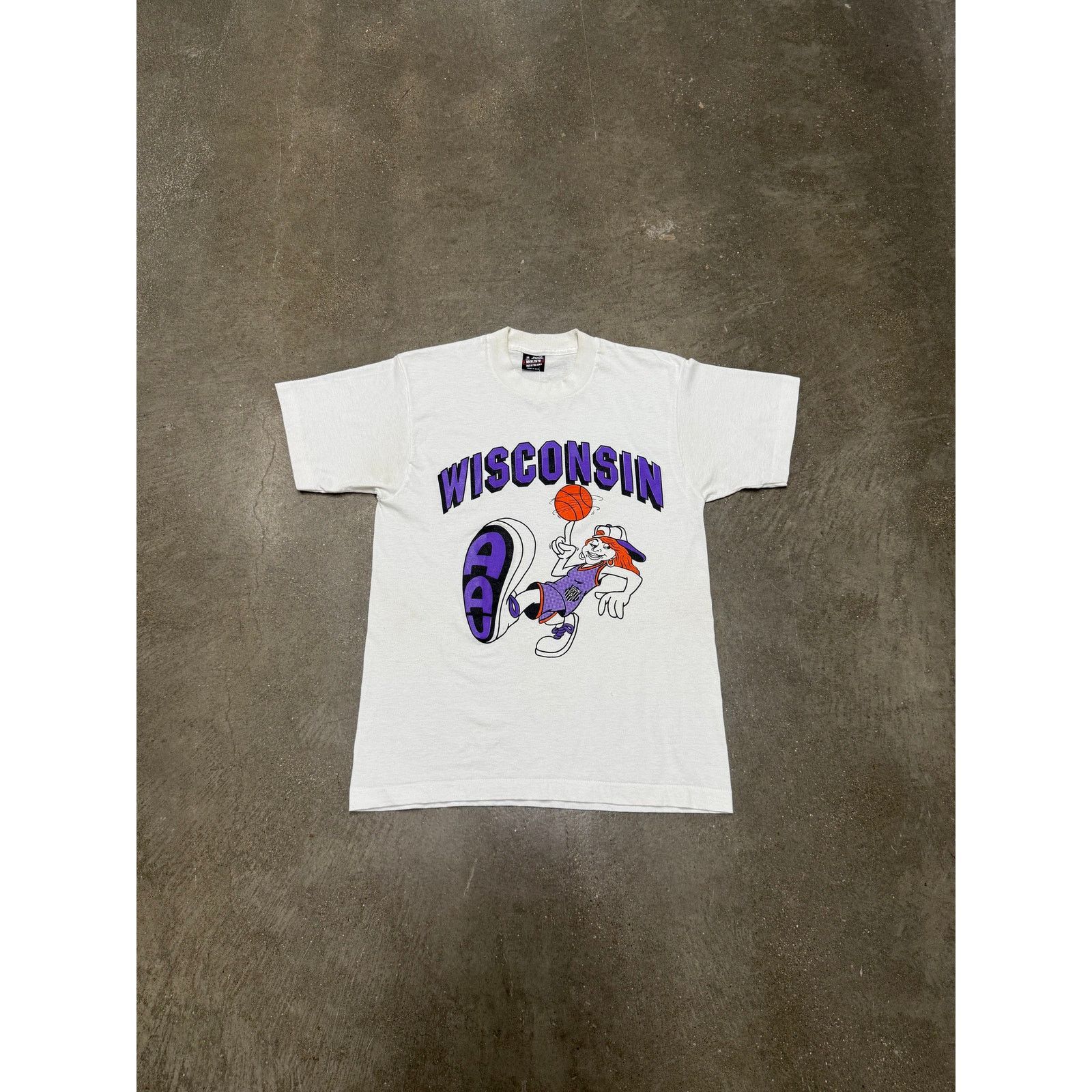 Vintage 1990's Vintage Wisconsin AAU Basketball Graphic T-Shirt Size US M / EU 48-50 / 2 - 1 Thumbnail