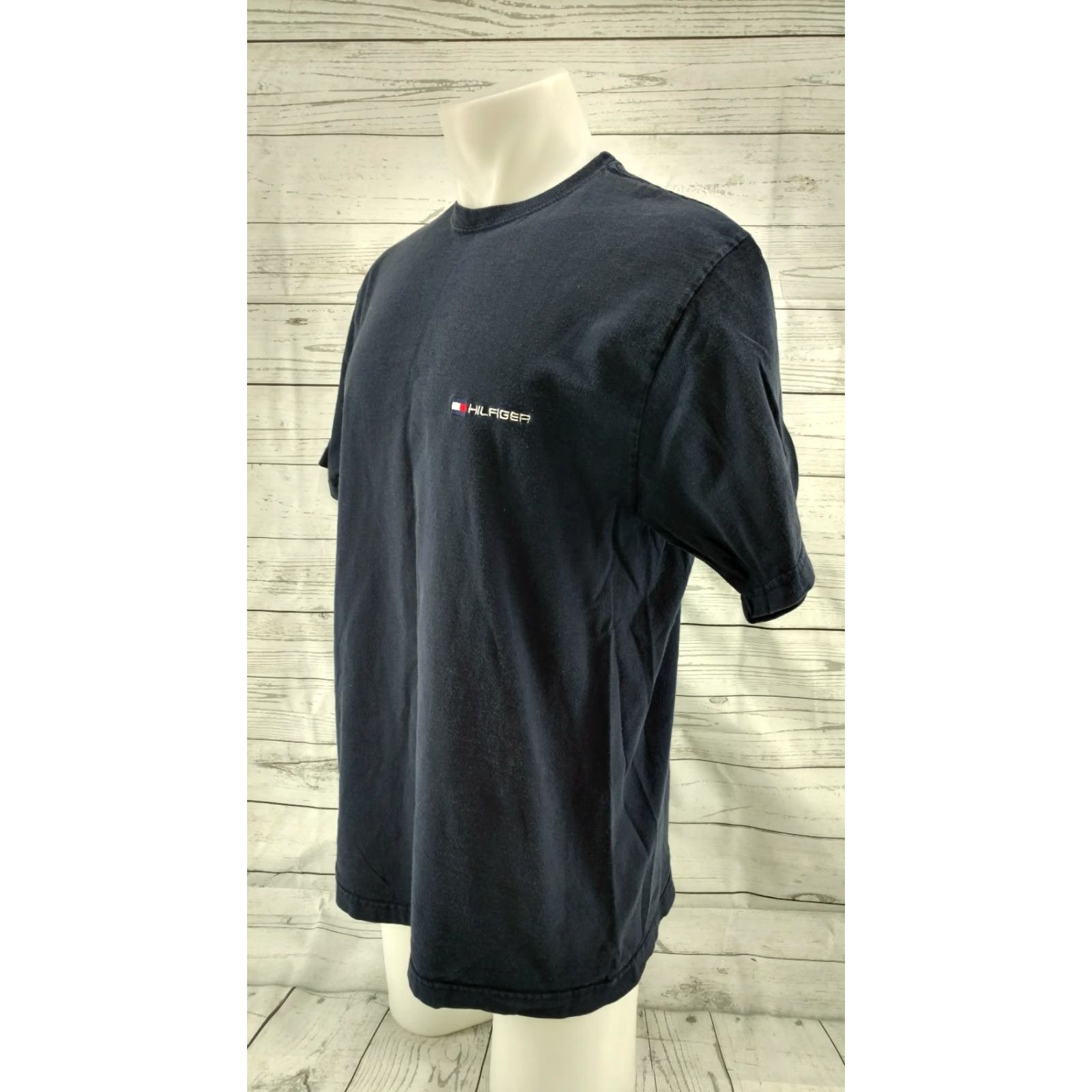 Tommy Hilfiger VINTAGE Tommy Hilfiger Jeans Mini-Logo Navy Blue Size Large T-Shirt Mens Size US 33 - 3 Thumbnail
