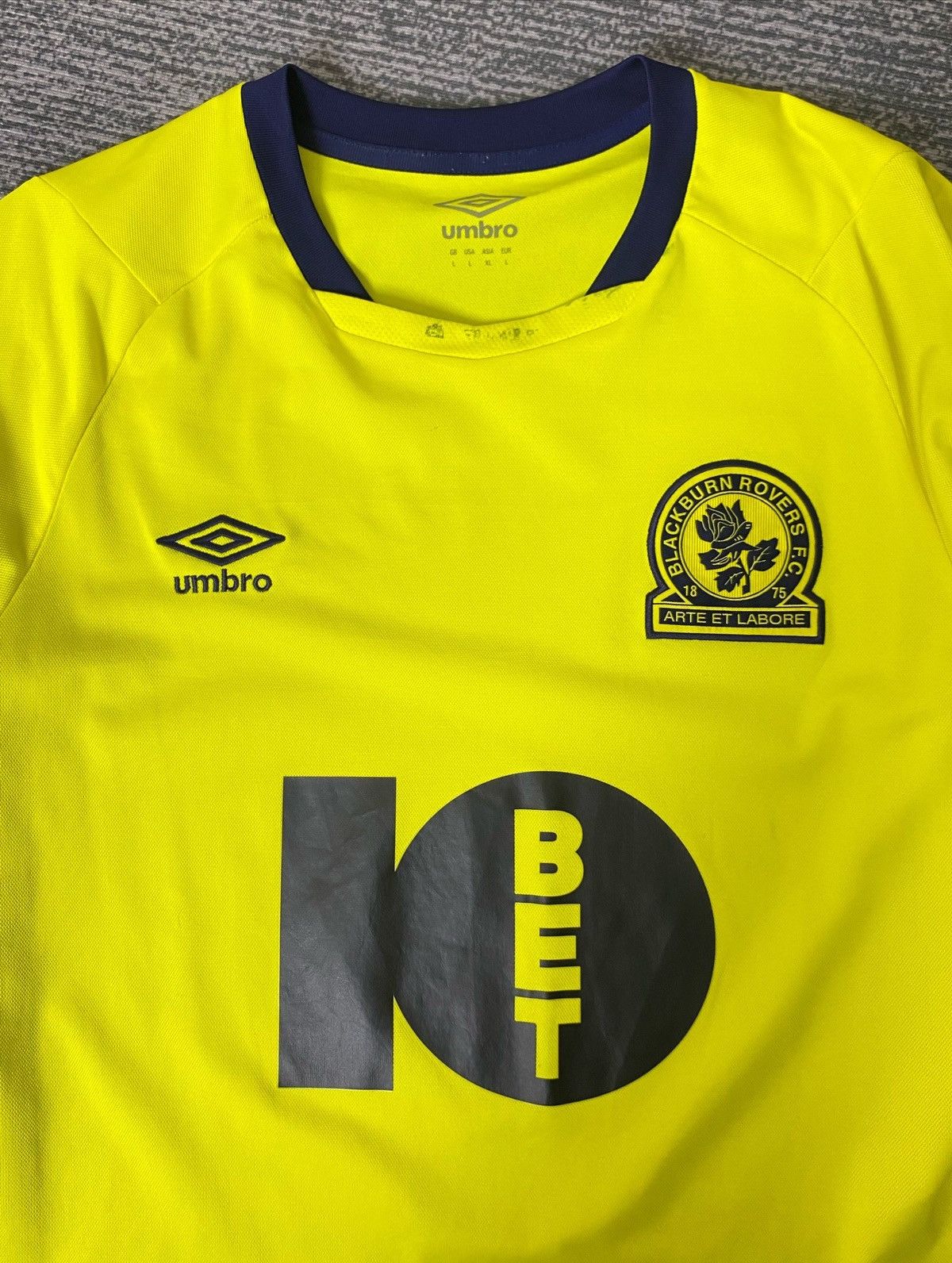 Umbro Blackburn Rovers FC 2018/19 Away Football/Soccer Jersey Kit Size US L / EU 52-54 / 3 - 2 Thumbnail