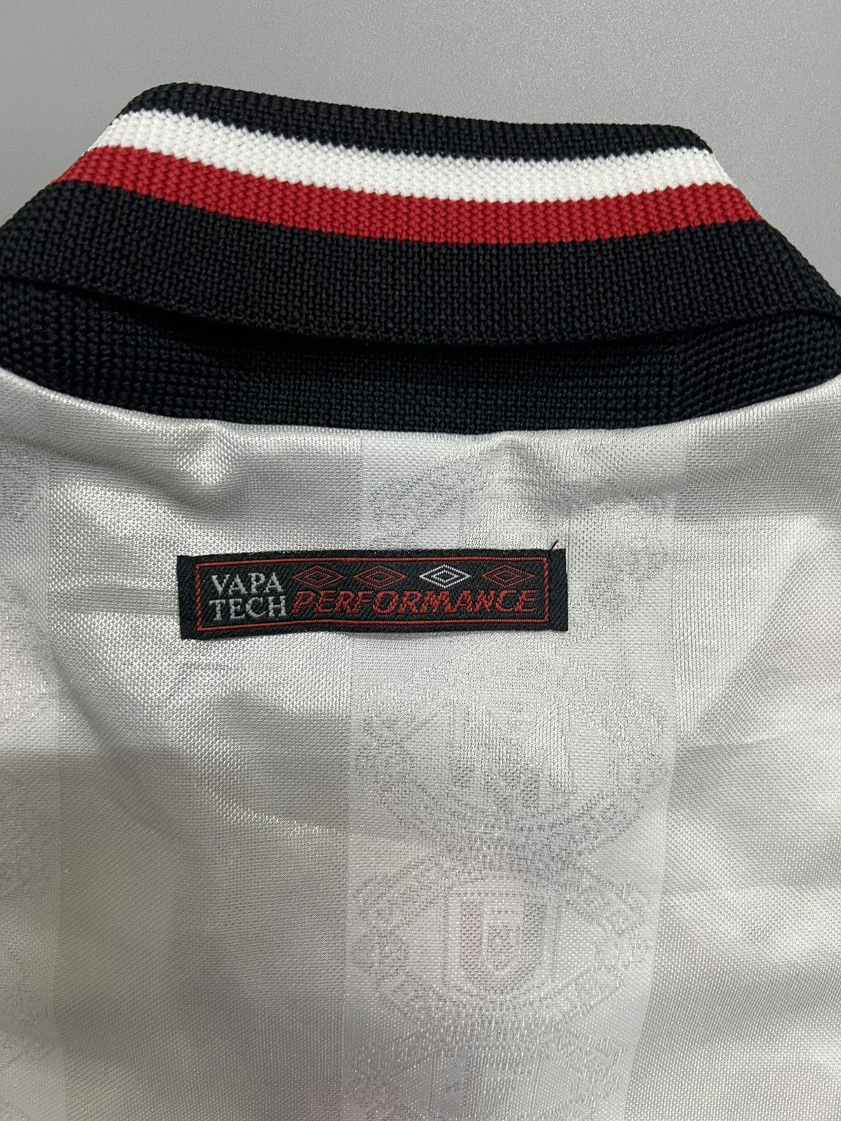 Umbro Vintage 1997 ManchesterUnited Away Jersey Size US M / EU 48-50 / 2 - 6 Thumbnail