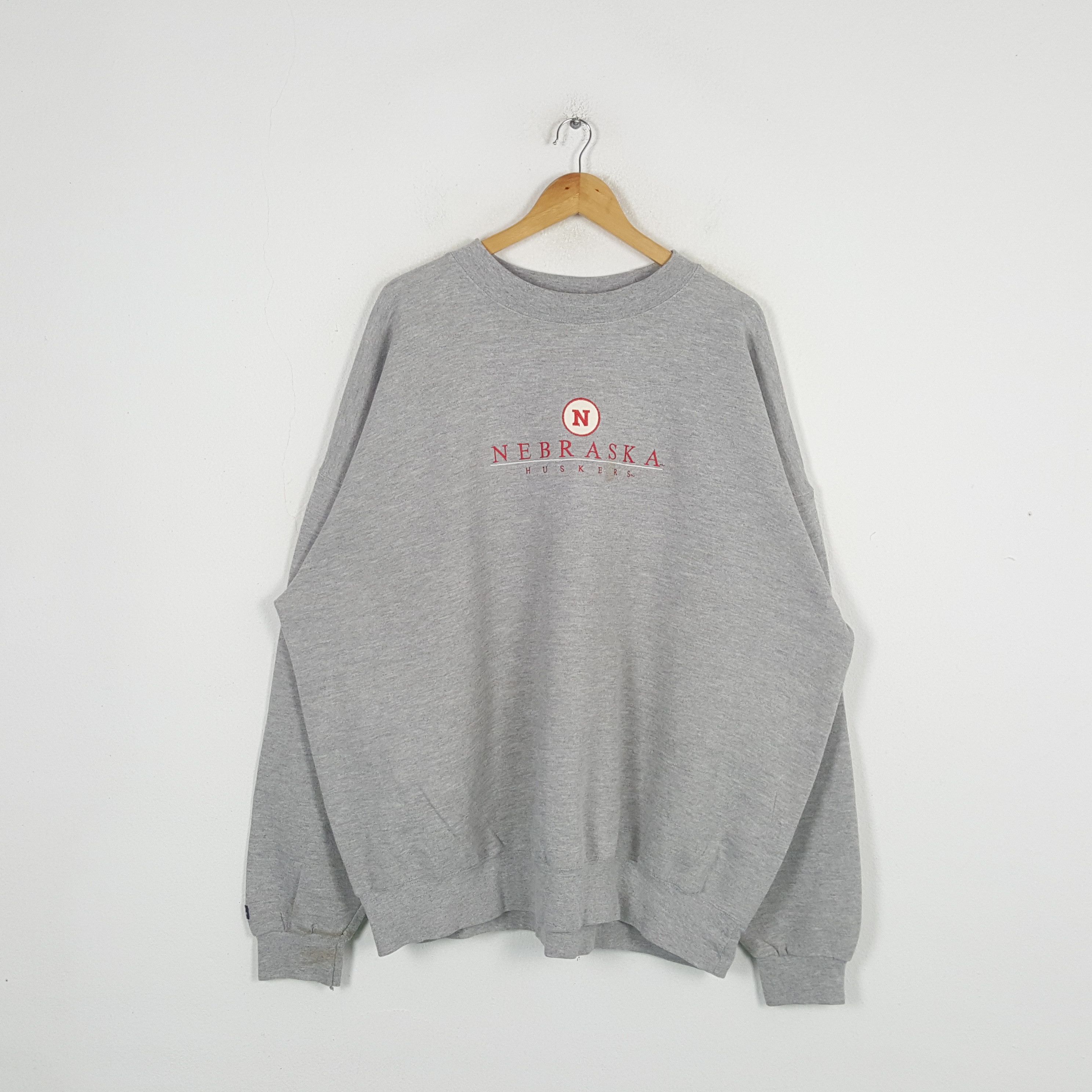 Jansport × Vintage Vintage NEBRASKA Huskers American College Sweatshirt C287N22 Size US XXL / EU 58 / 5 - 1 Thumbnail
