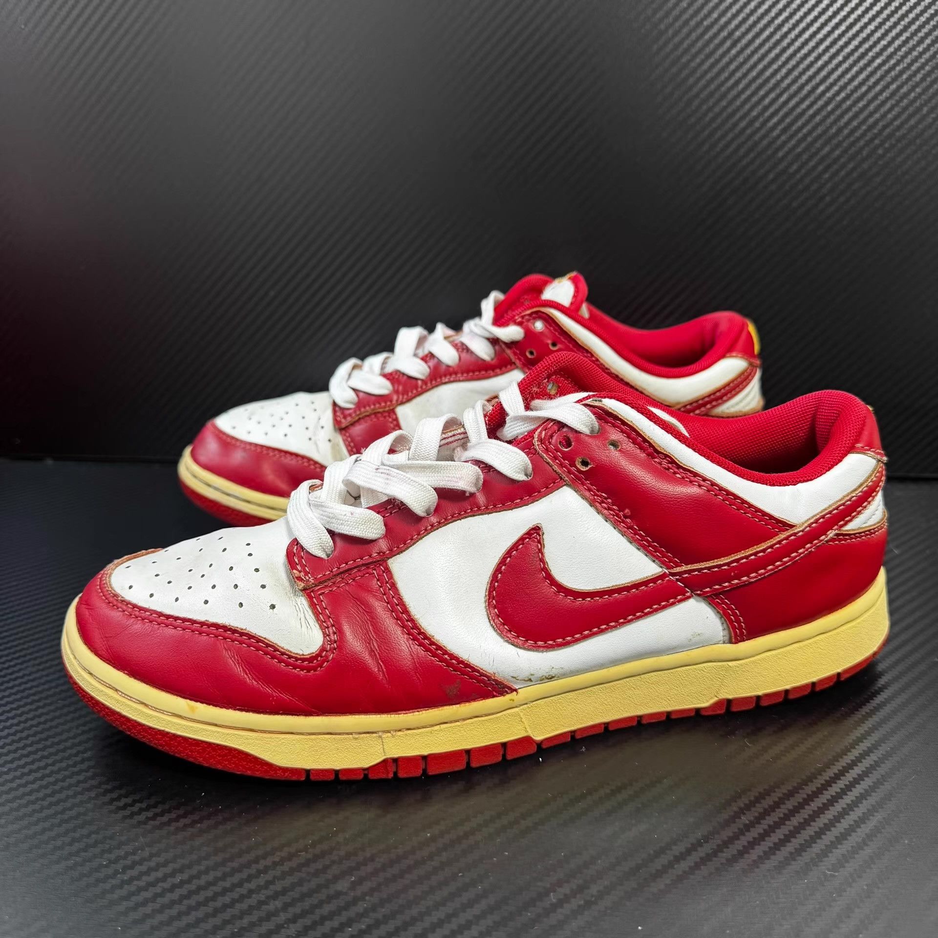 Nike Nike Dunk Low PRM Team Red Q11 Size US 9 / EU 42 - 1 Thumbnail
