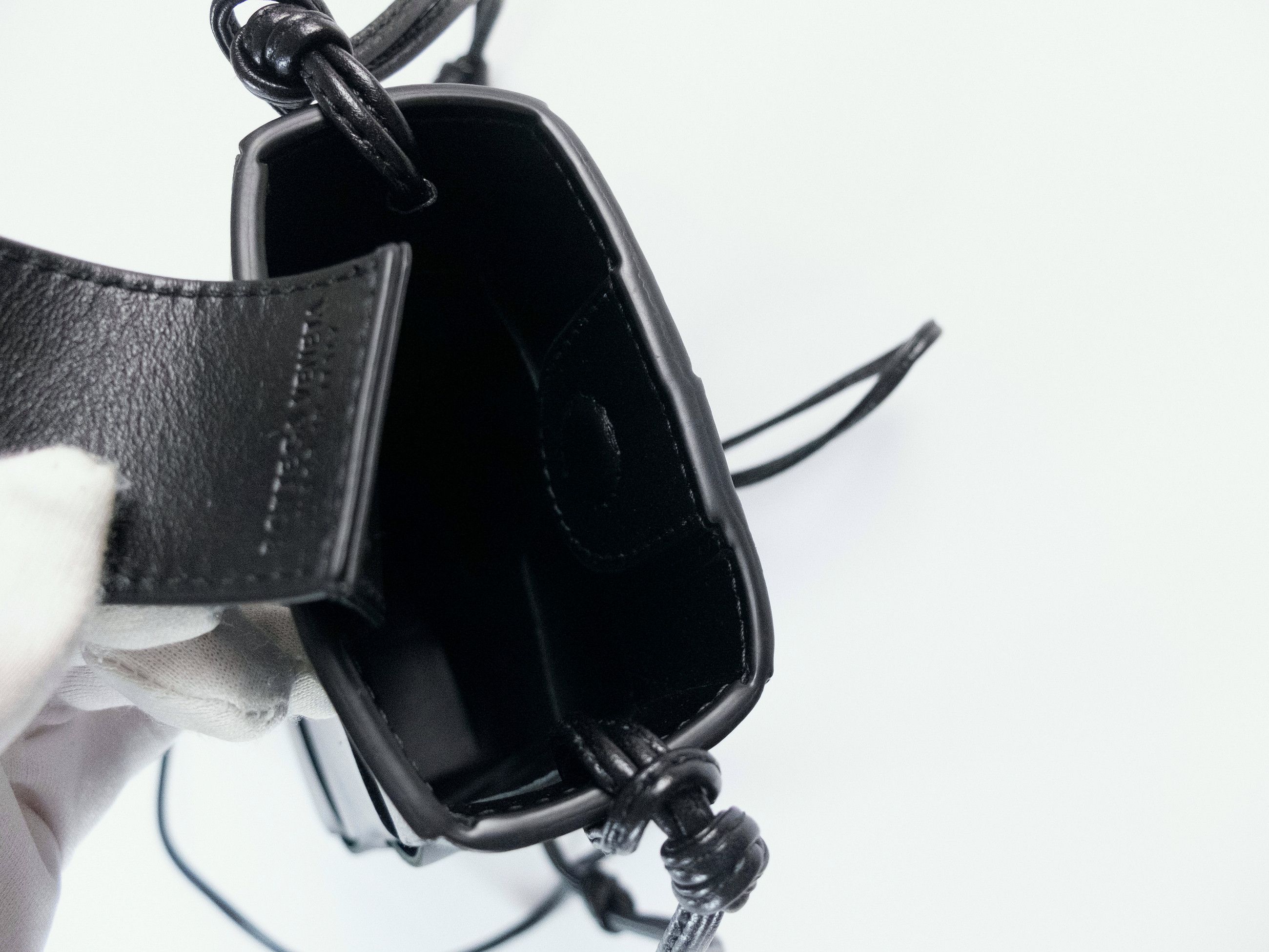 Bottega Veneta BOTTEGA VENETA Cassette black leather mini phone case bag Size ONE SIZE - 13 Thumbnail