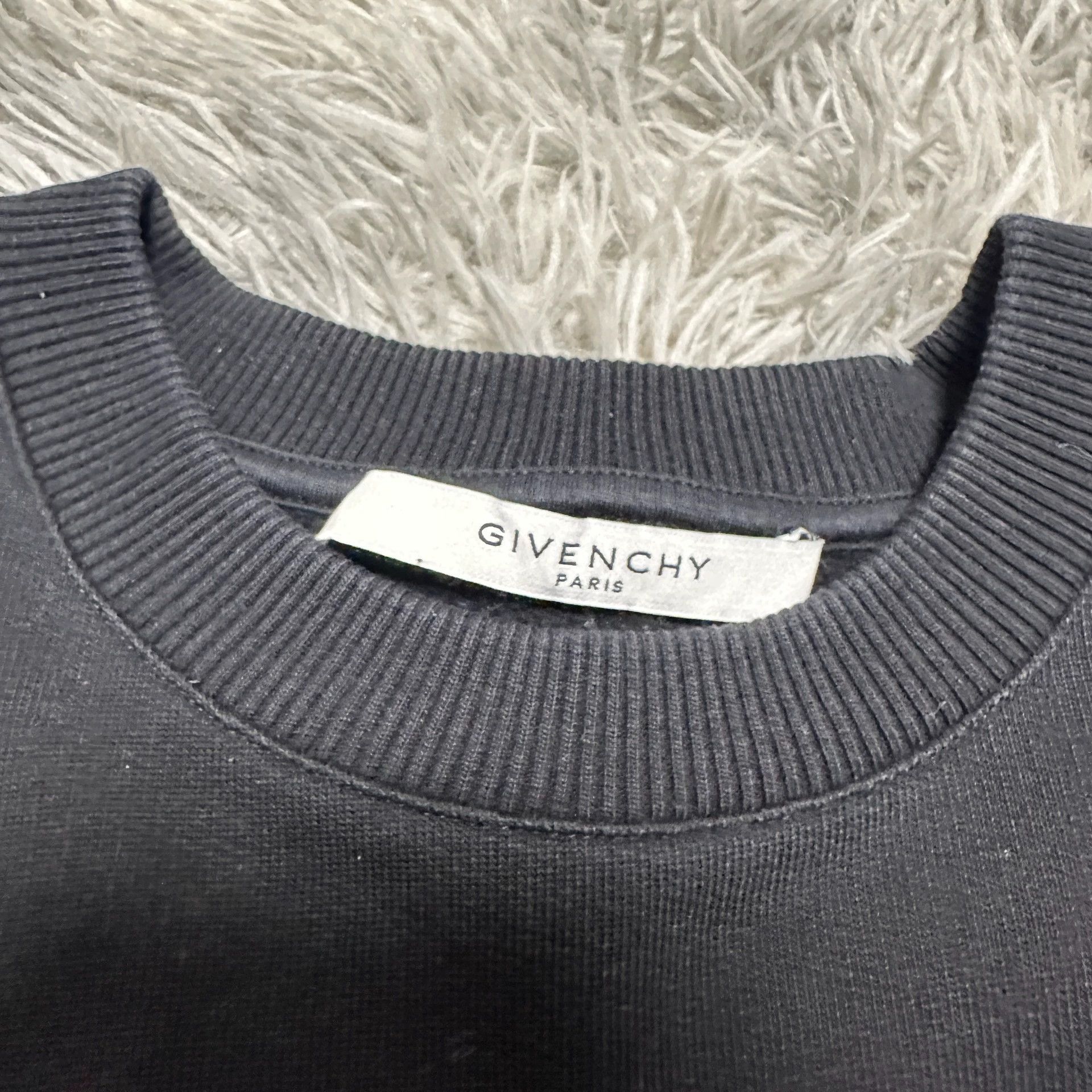 Givenchy givenchy rose logo sweatshirt in new condition Size US S / EU 44-46 / 1 - 3 Thumbnail