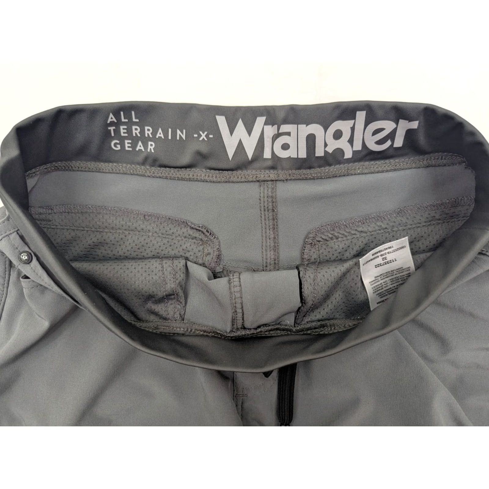 Wrangler Wrangler All Terrain Gear Pull On Performance Shorts Men 32 Gray Size US 32 / EU 48 - 5 Thumbnail