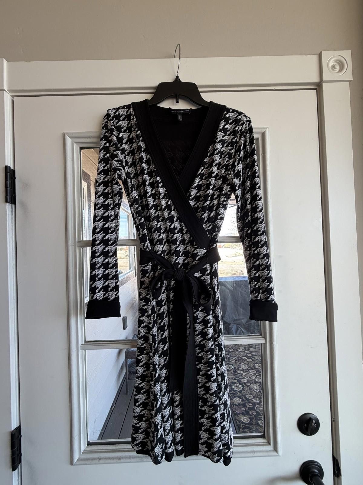 Other WHBM Bold Houndstooth Reversible Faux Wrap Belted Dress 6 Size M / US 6-8 / IT 42-44 - 2 Thumbnail