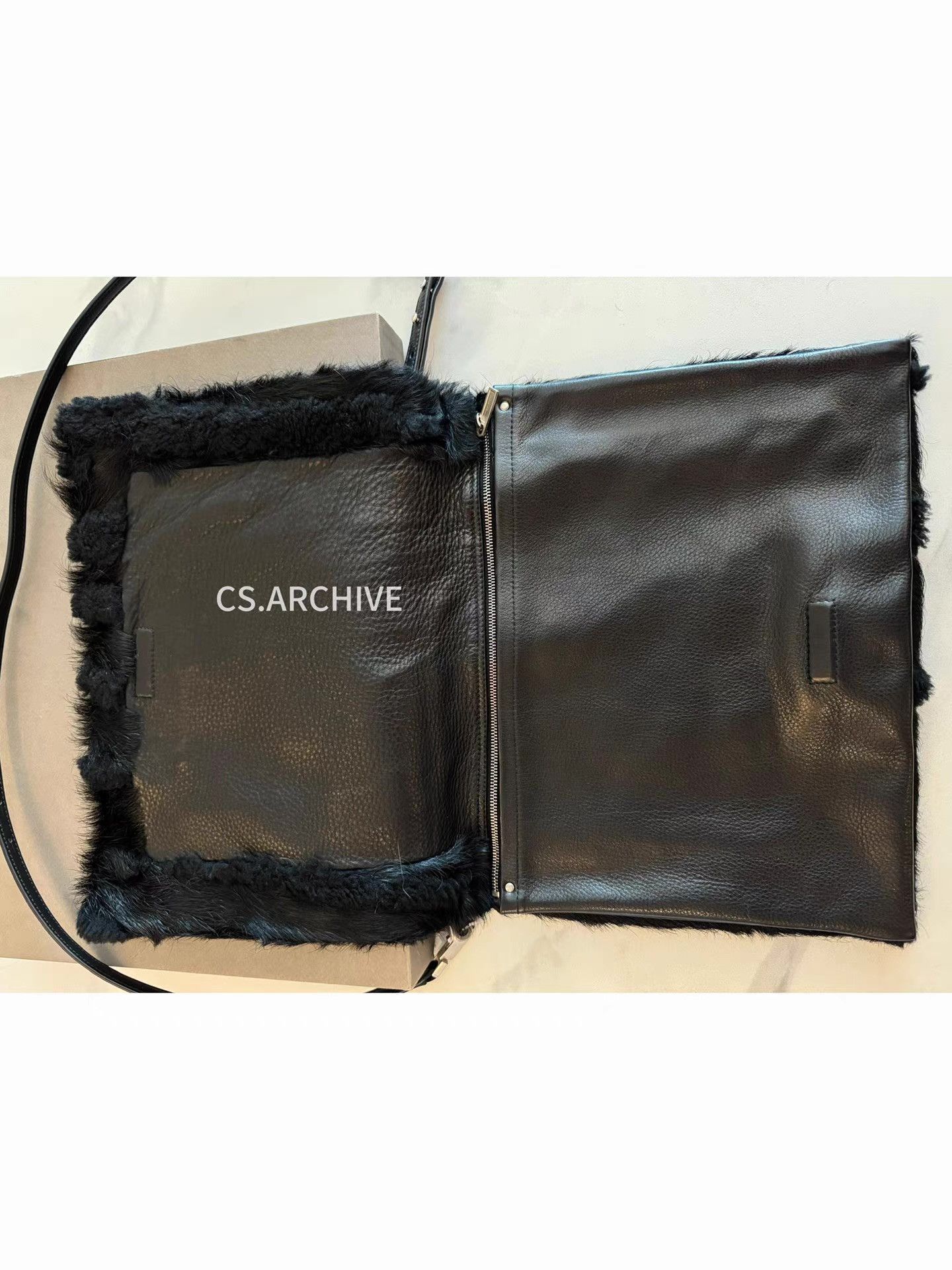 Rick Owens Rick Owens LCOMZISIZE BEVELED MESSENGER Q8 Size ONE SIZE - 4 Thumbnail