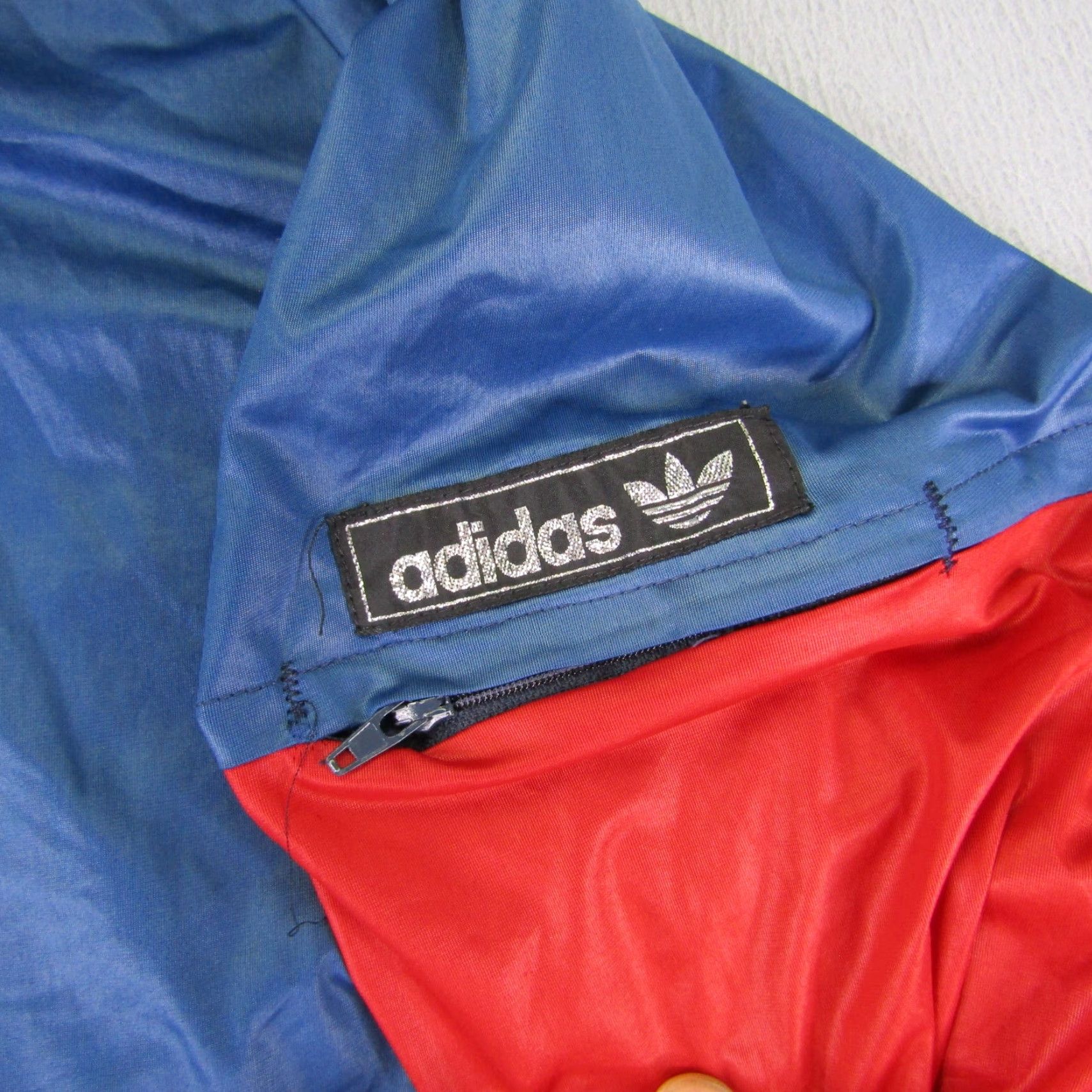 Adidas VINTAGE adidas Jacket Men Medium Red Windbreaker Zip Up 80s 70s Lightweight Zip Hoodie Pockets Logo Size US M / EU 48-50 / 2 - 6 Thumbnail