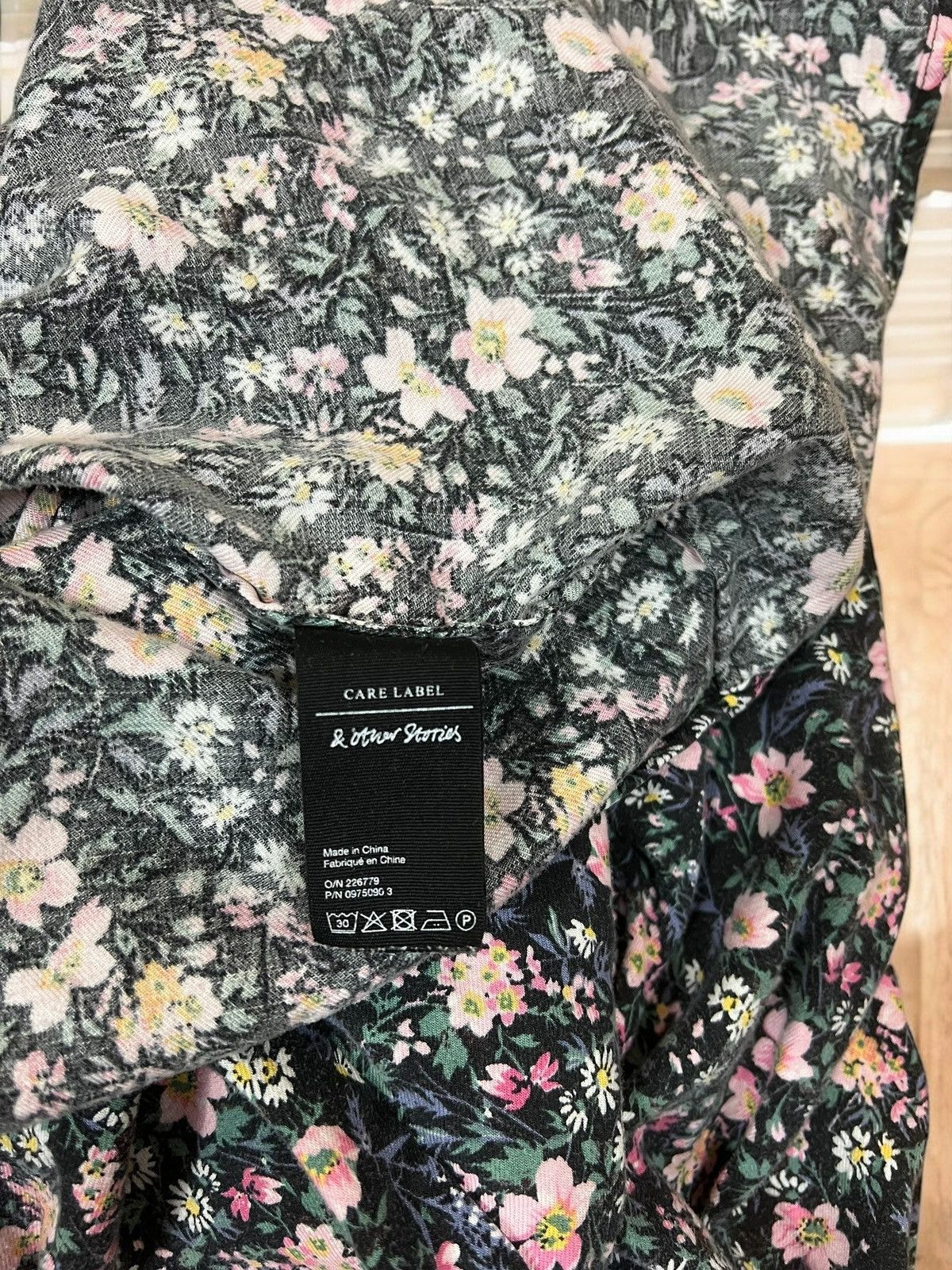 & Other Stories & Other Stories mini dress size S floral pattern Size S / US 4 / IT 40 - 6 Thumbnail