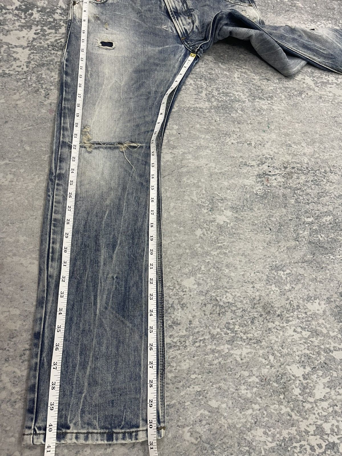 Diesel Diesel Krooley 0813Z Regular Slim-Carrot Distressed Jeans Size US 30 / EU 46 - 22 Thumbnail