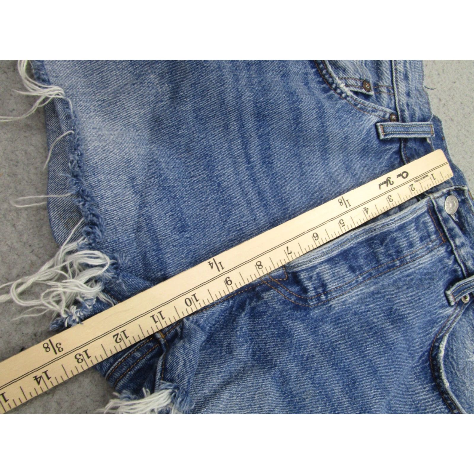 Levi's VINTAGE Levis 501 Premium Shorts Womens 28 Blue Denim High Rise Cutoff Frayed Big E 90s Size 28" / US 6 / IT 42 - 6 Thumbnail