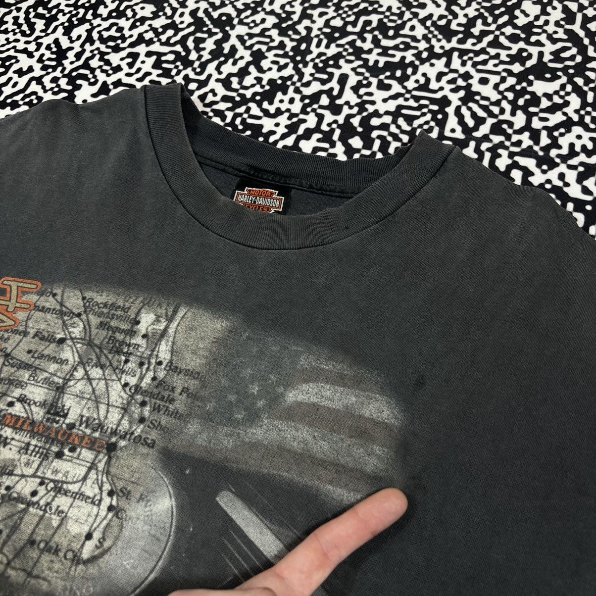 Harley Davidson Vintage 00s Harley Davidson Milwaukee Faded Boxy T-shirt Size US XXL / EU 58 / 5 - 8 Thumbnail
