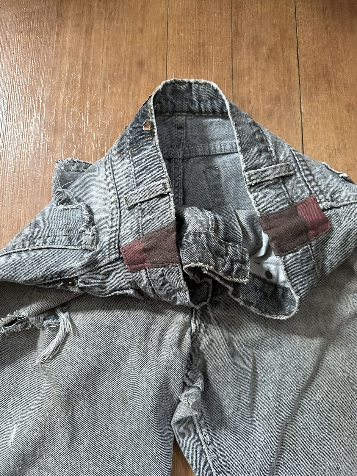 Levi's × Vintage Levi’s vintage distressed jeans Size US 33 - 3 Thumbnail