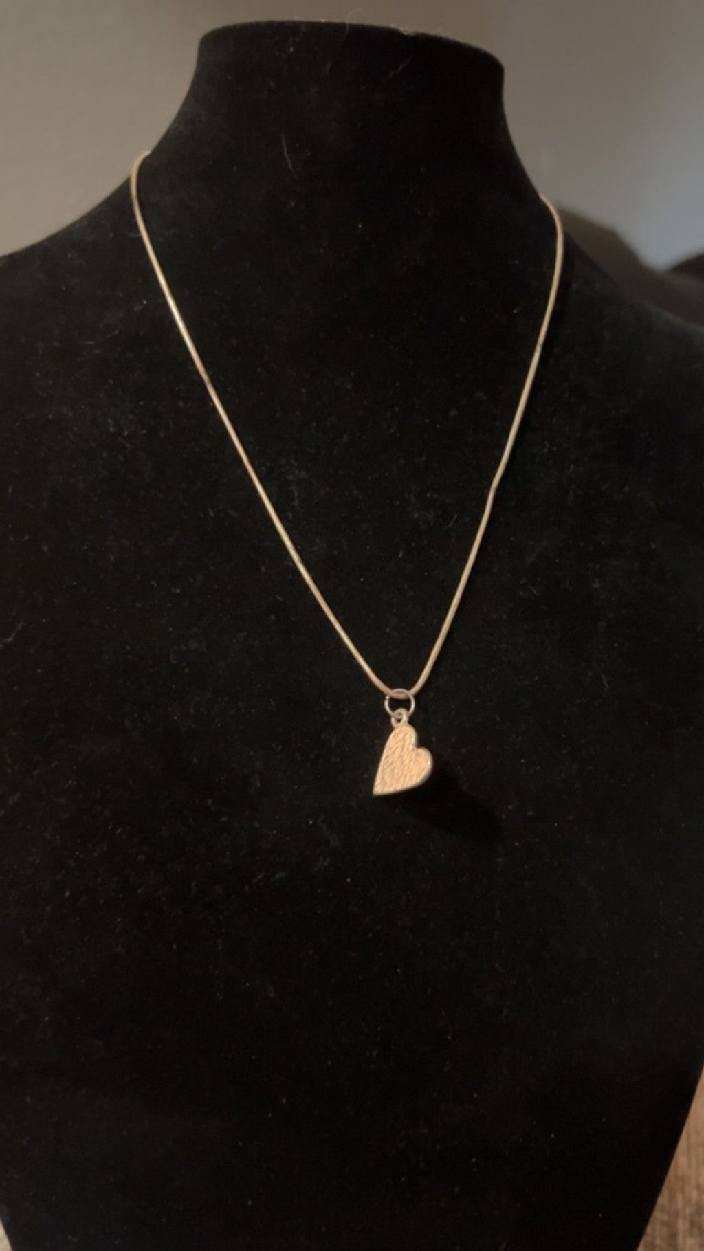The Unbranded Brand Women's Unbranded Silver Chain Necklace with pink Heart Char Size ONE SIZE - 2 Thumbnail