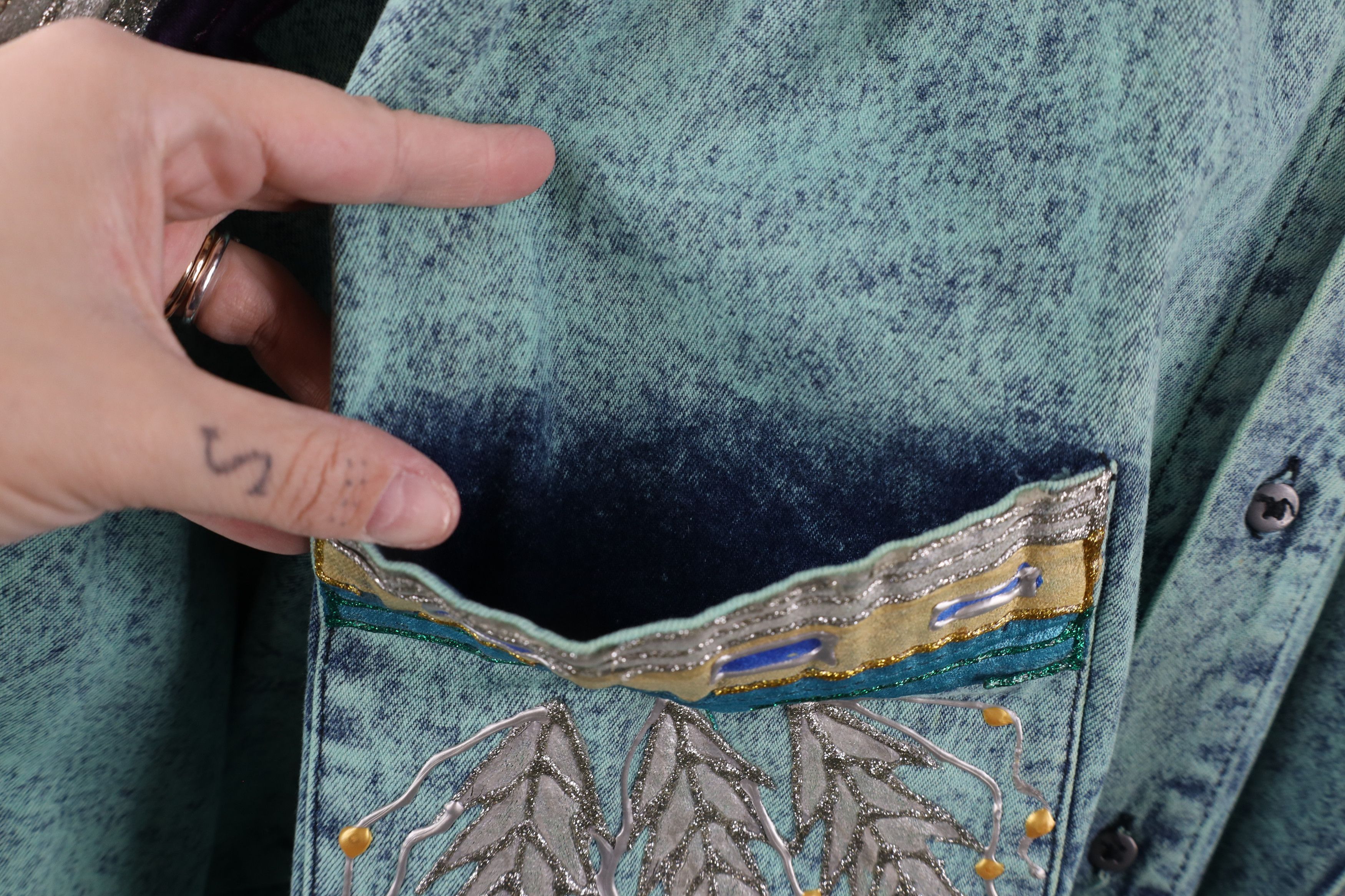 Vintage Vintage 90s Southwestern Glitter Glue Denim Shirt Jacket USA Size XXL / US 16-18 / IT 52-54 - 9 Thumbnail