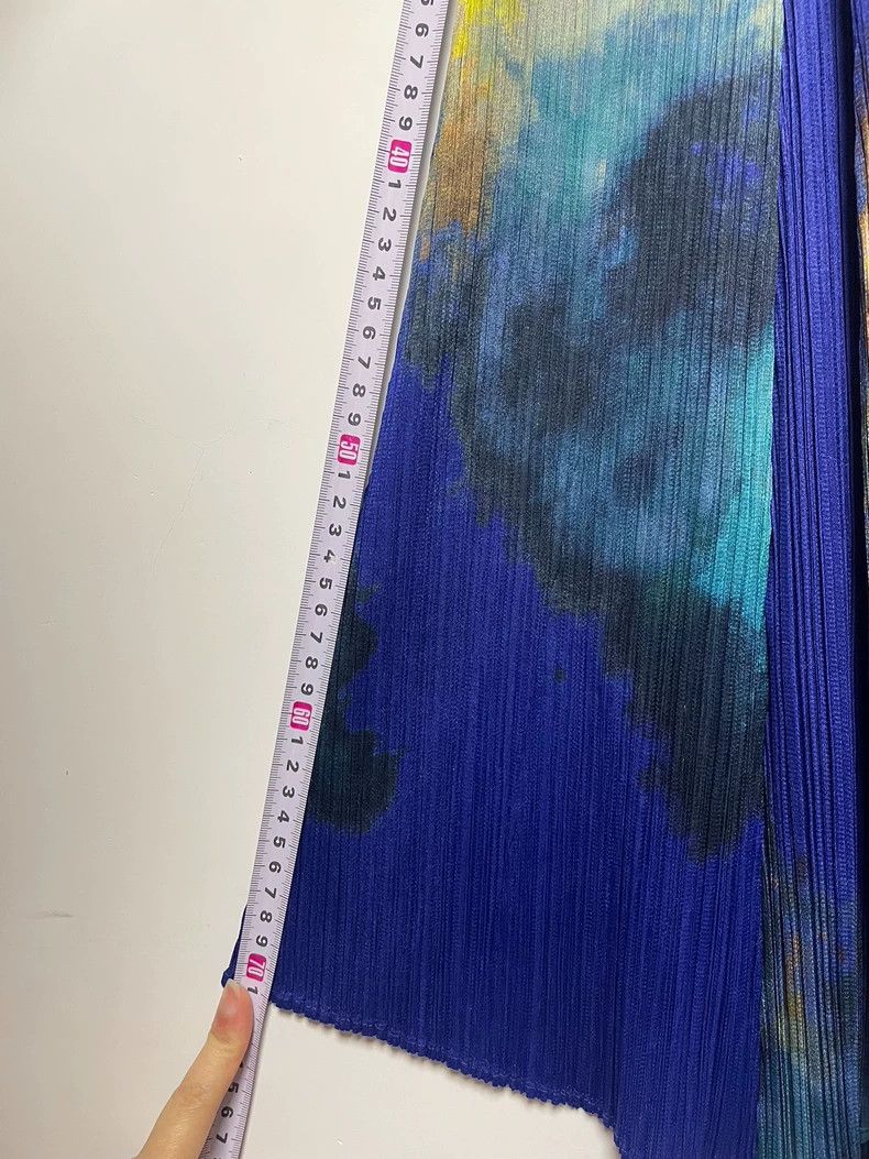 Issey Miyake Issey Miyake A half skirt with a starry blue background Size 25" / US 0 / IT 36 - 3 Thumbnail