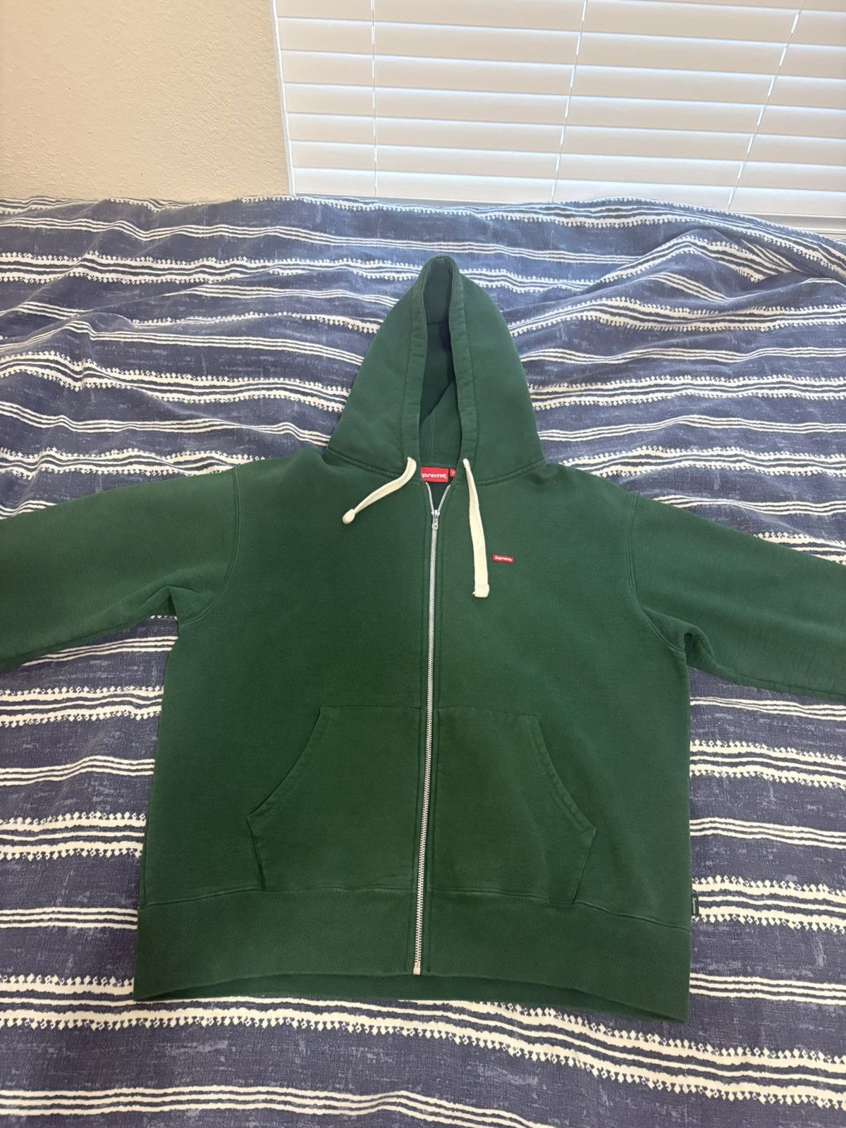 Supreme Supreme 2022 winter release dark green zip up small box logo Size US M / EU 48-50 / 2 - 1 Thumbnail