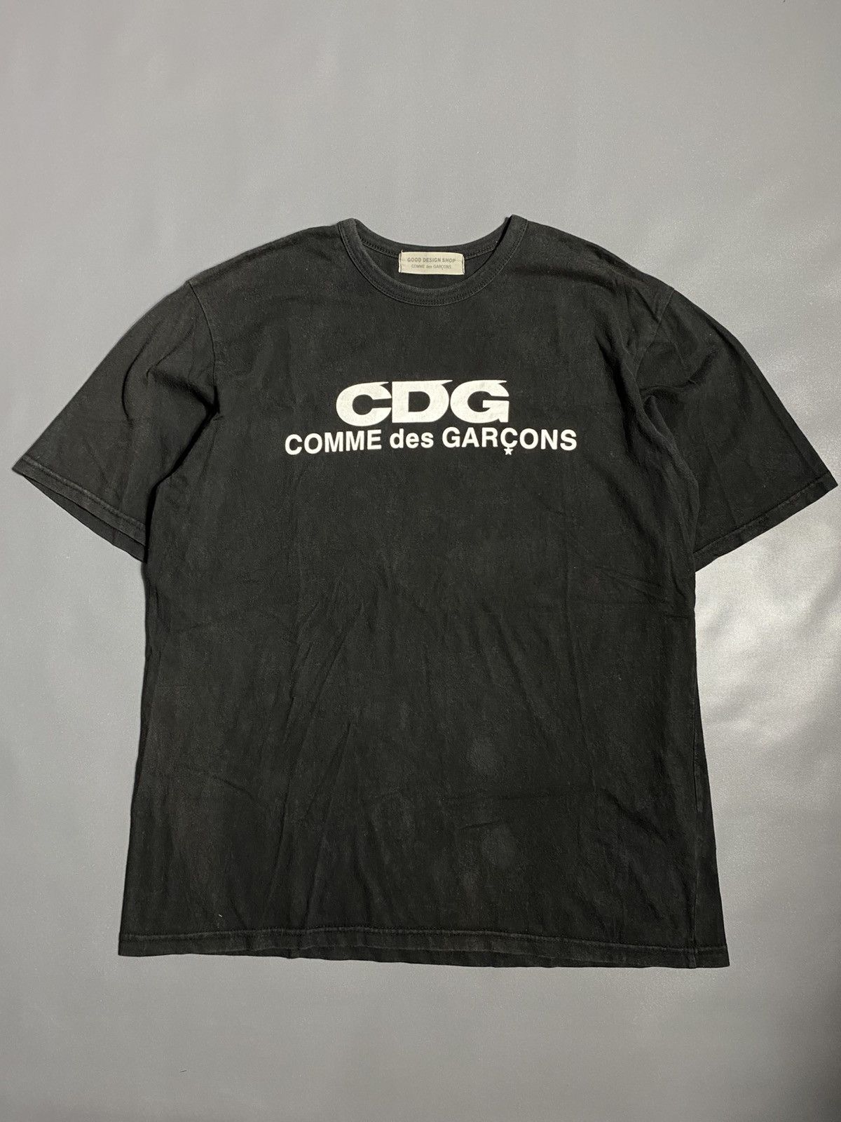 CDG by Comme des Garcons Comme Des Garcons CDG Logo Faded Tee Size US XL / EU 56 / 4 - 1 Thumbnail