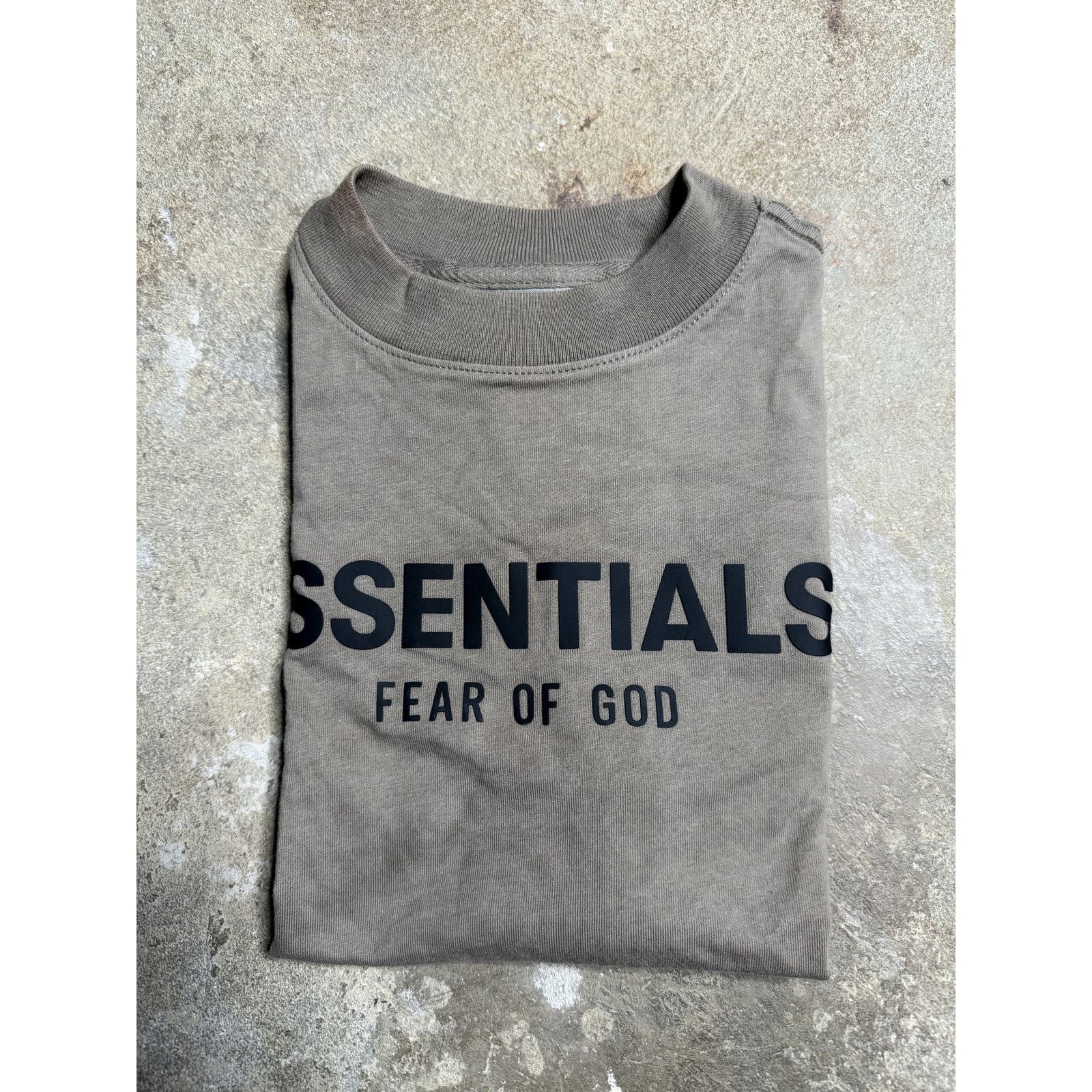 Kids Medium Fear of God Essentials Taupe Logo hot T-Shirt