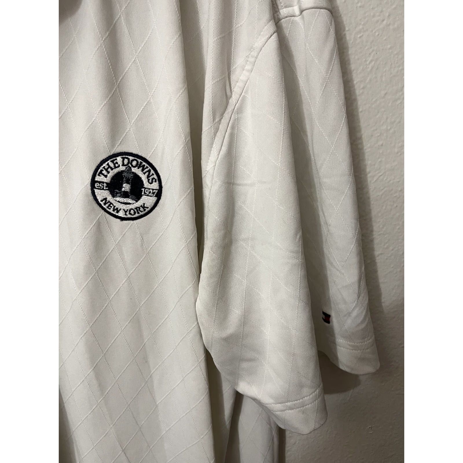 Tommy Hilfiger VINTAGE Tommy Hilfiger Polo Shirt Mens L White Solid Short Sleeve Down Performance Golf New York Downs Mens Size US L / EU 52-54 / 3 - 3 Thumbnail
